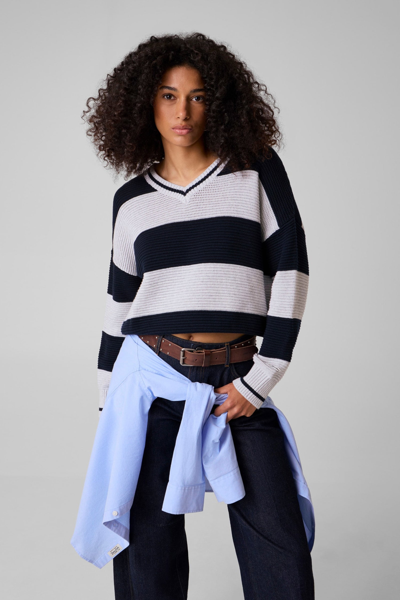Guess Trui Met V-Hals for women in marine