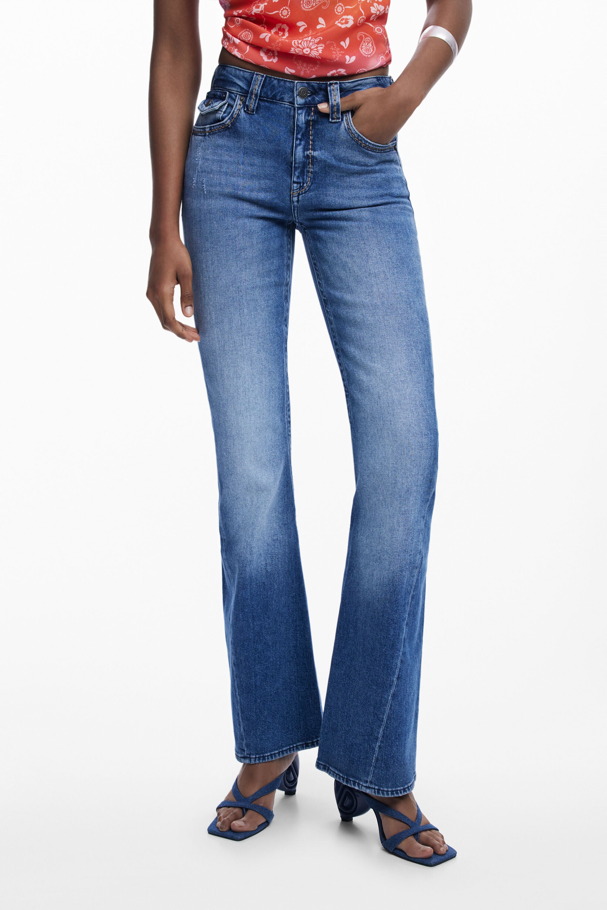 Desigual Uitlopende jeans met gedraaide naad