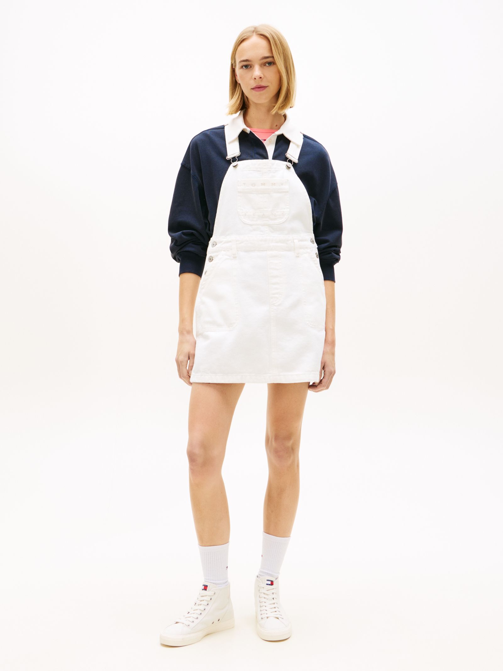 Tommy Jeans denim mini dungaree jurk met zak en logo