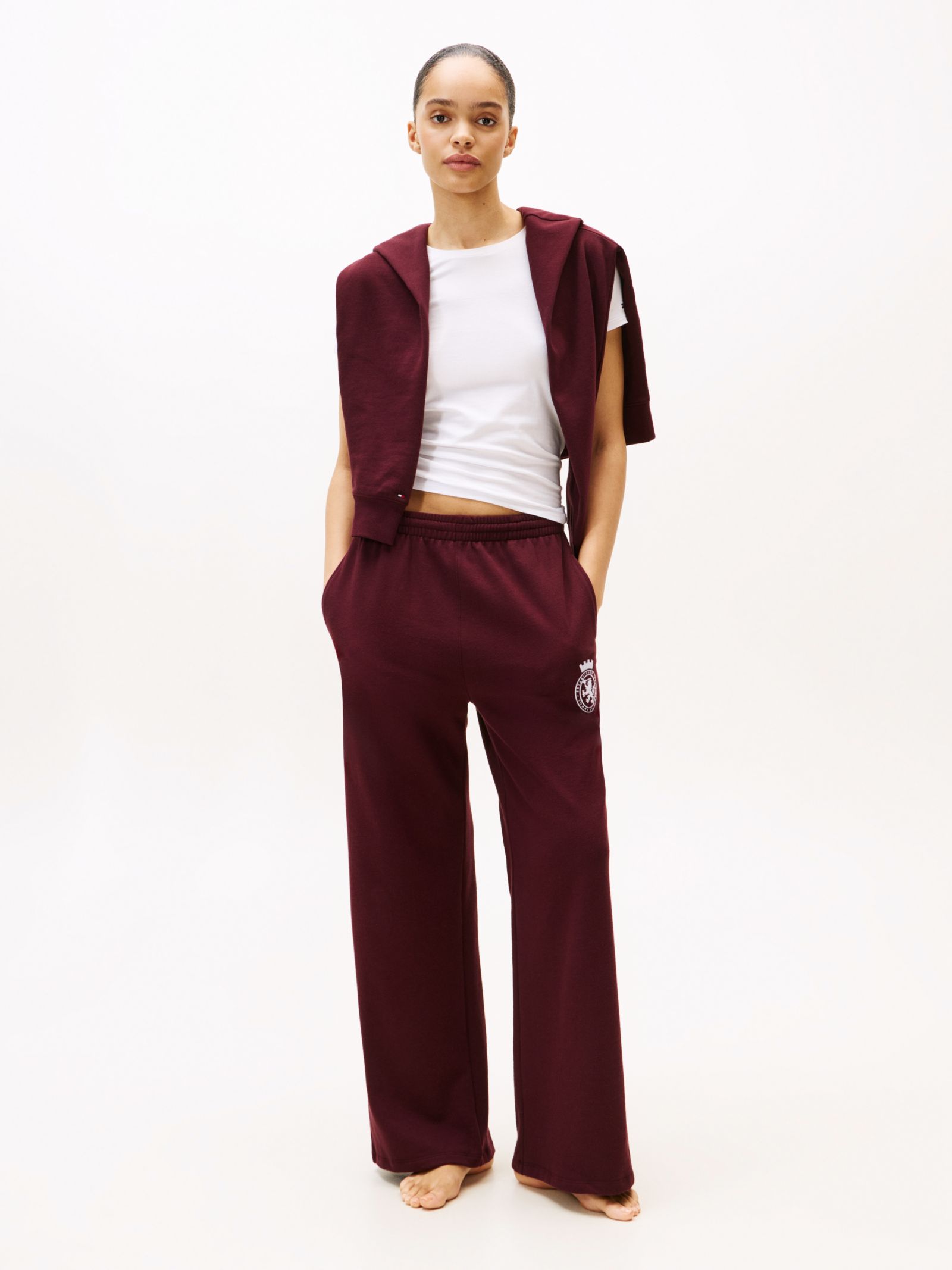 Tommy Hilfiger Jogger met wijde fit en TH embleem in rood