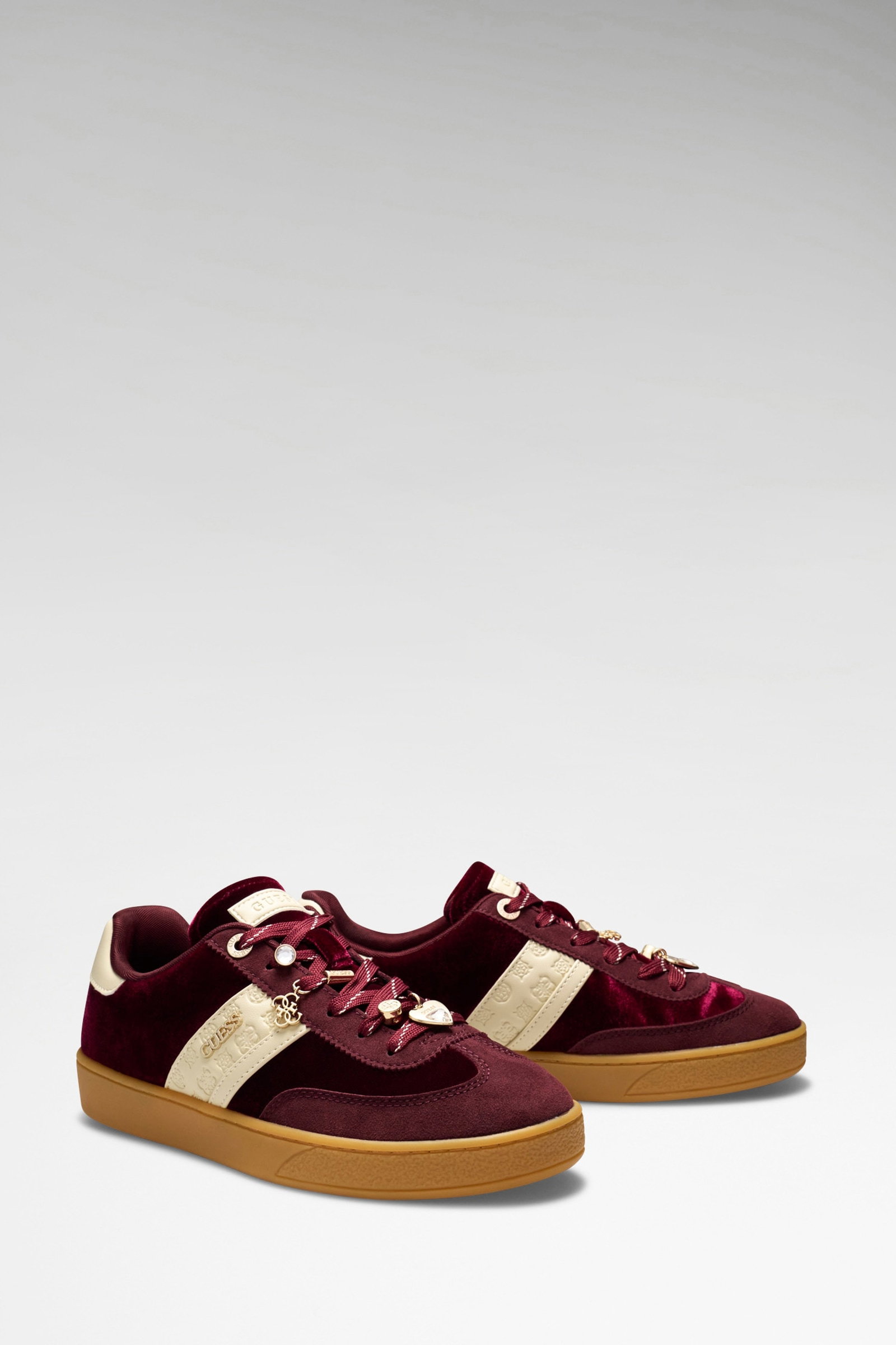 Guess Naoki Velvet Sneakers in rood
