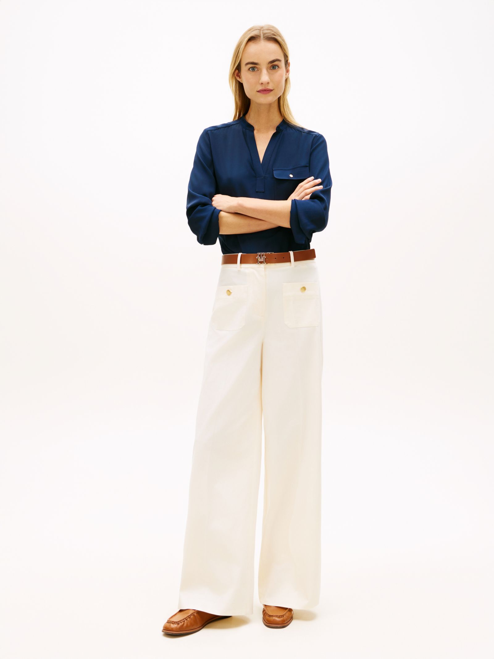 Tommy Hilfiger Chino met wijde fit en knopen met embleem