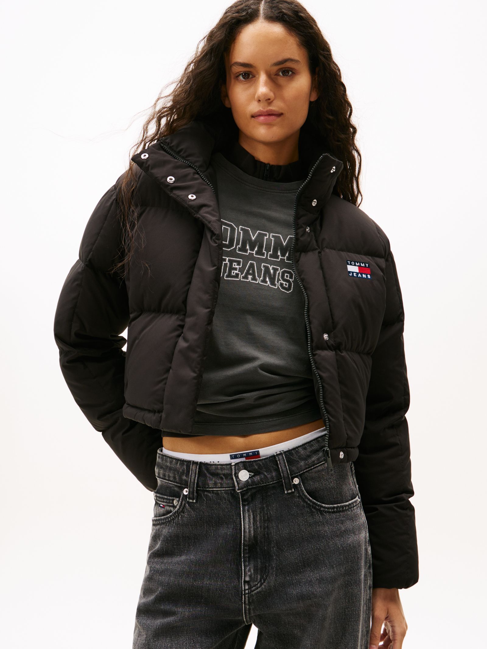 Tommy Jeans cropped pufferjack met dons in zwart