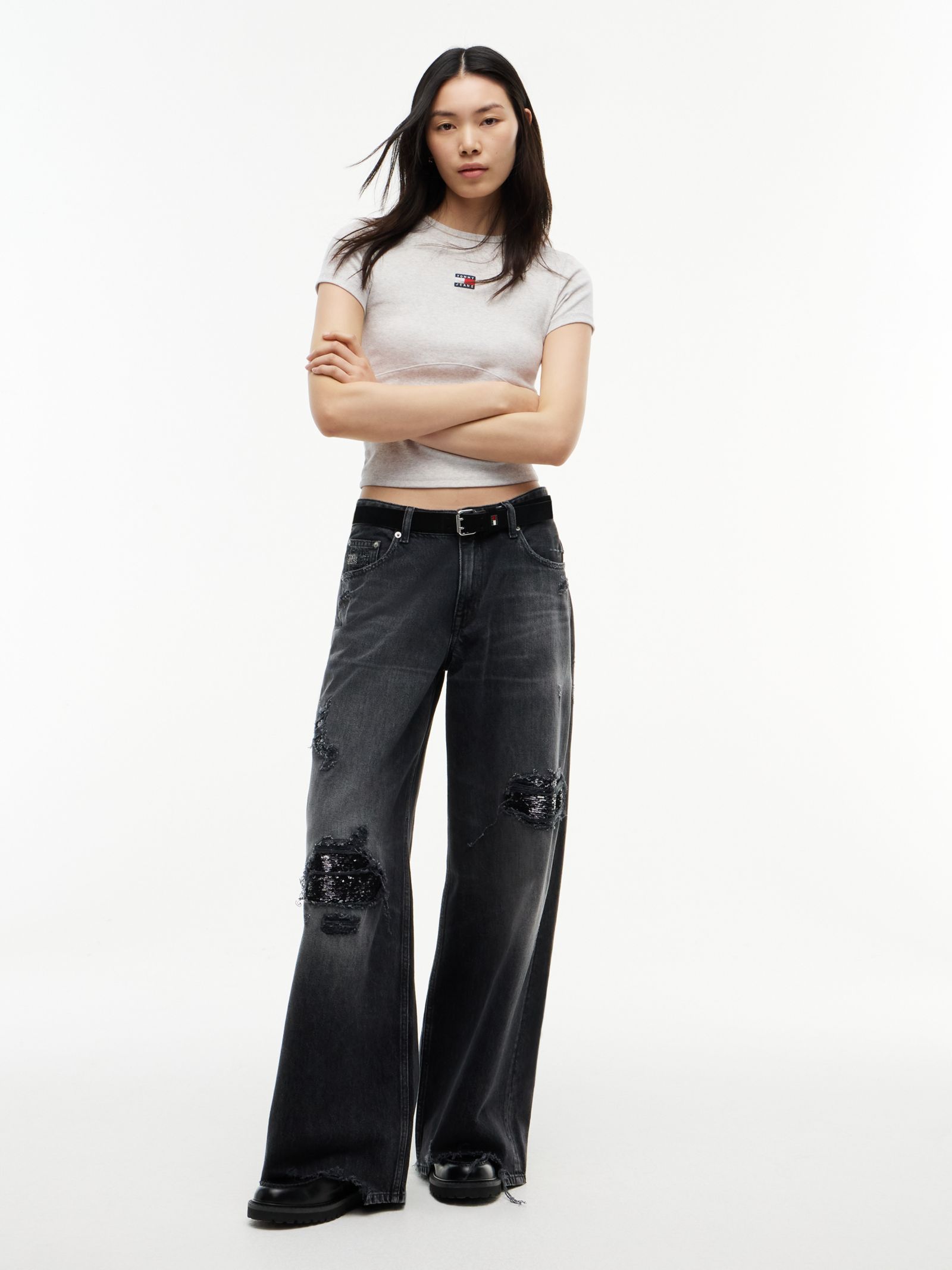 Tommy Jeans Daisy Low Rise Loose Jeans met Distressing