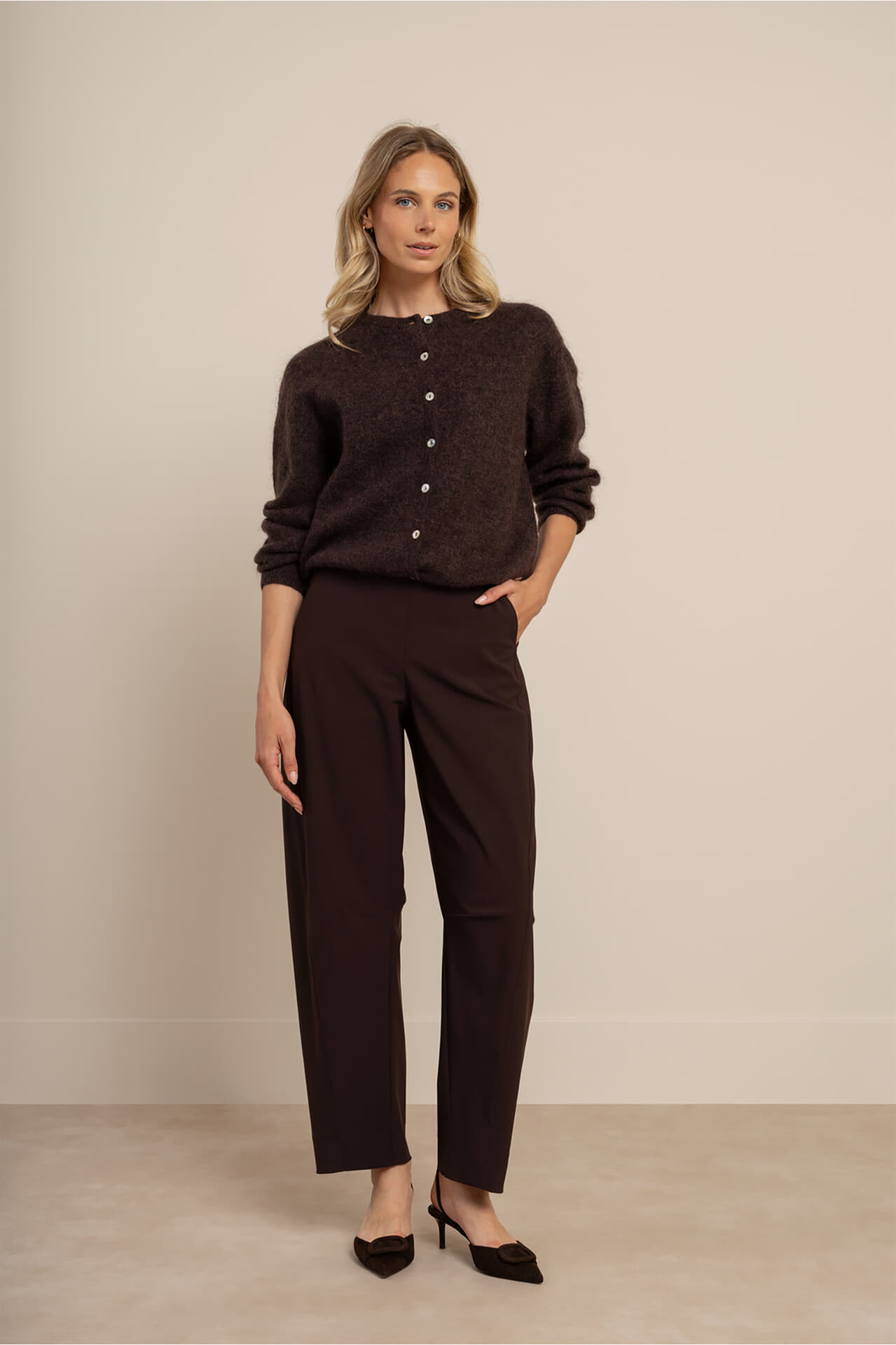 Studio Anneloes Broek Marlise Barrel Bruin dames
