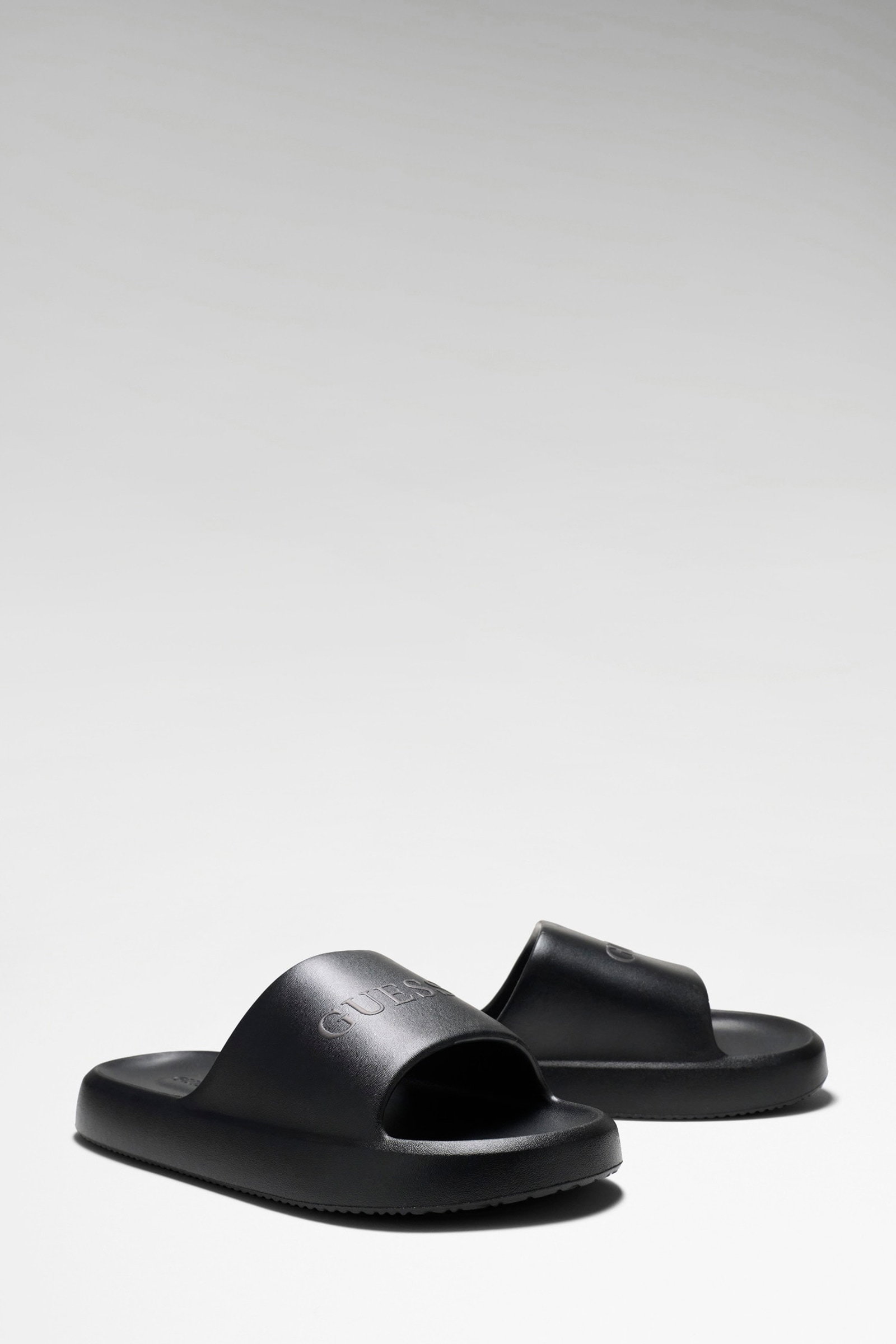 Guess Logo Slippers in zwart