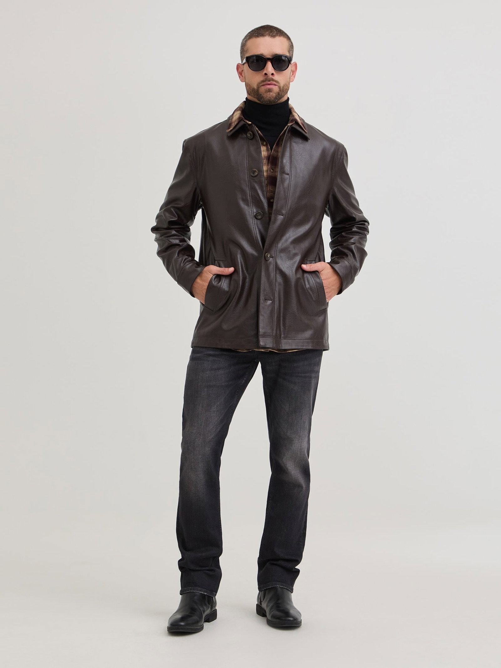 Guess Finnley Tapered Jeans in zwart