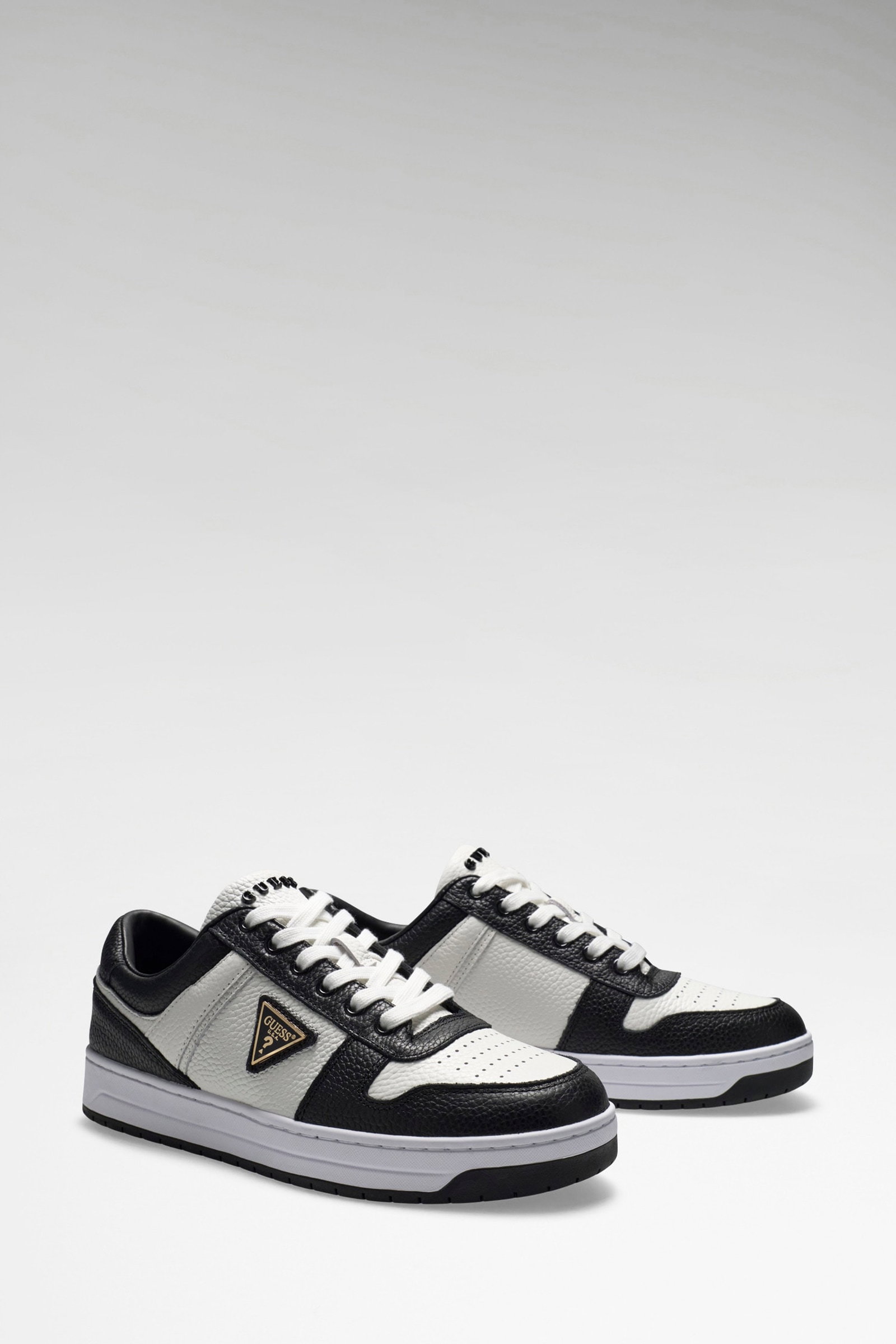 Guess Uddent Sneaker Van Echt Leer in wit