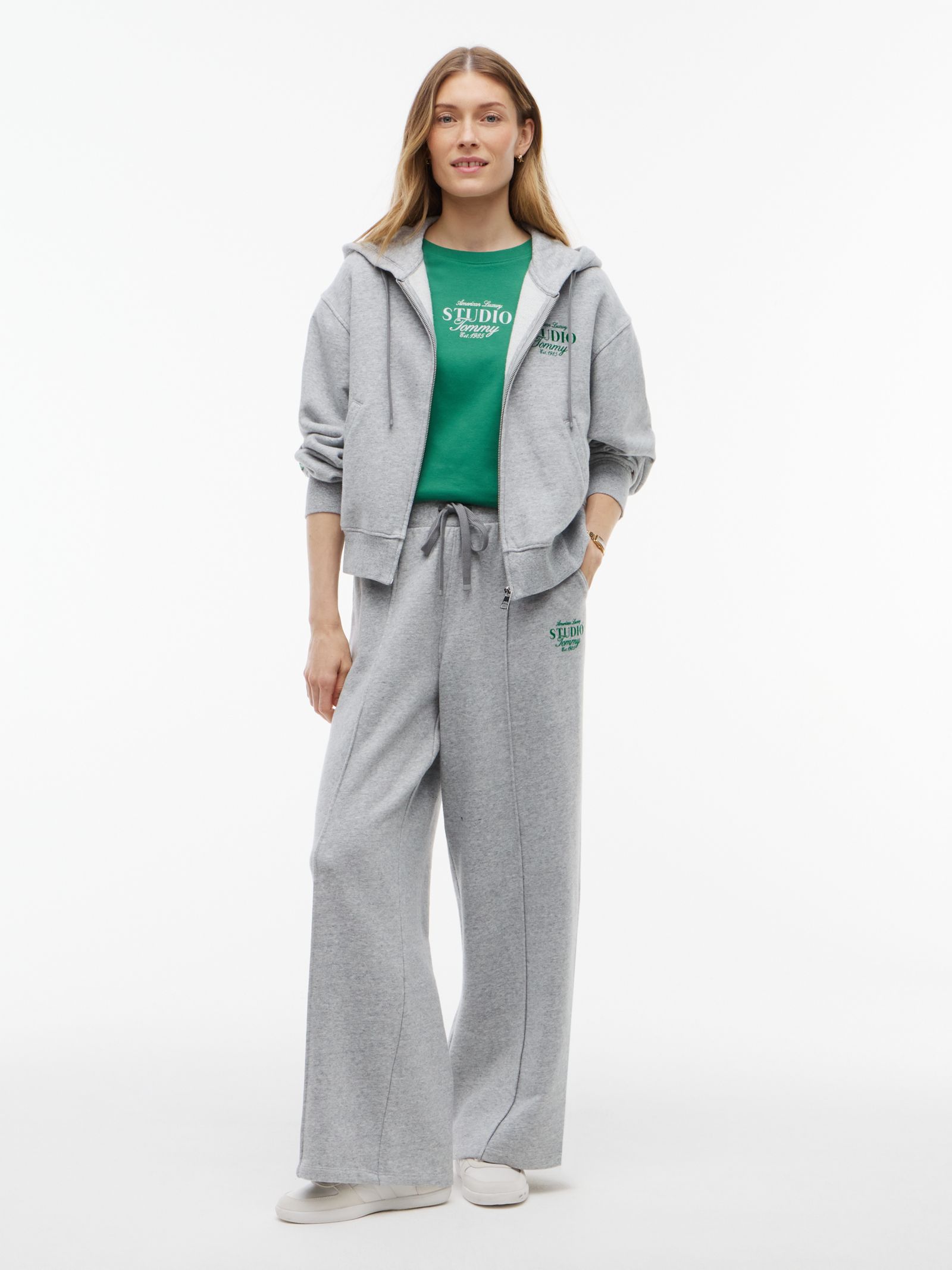 Tommy Hilfiger Terry straight leg joggers in grijs