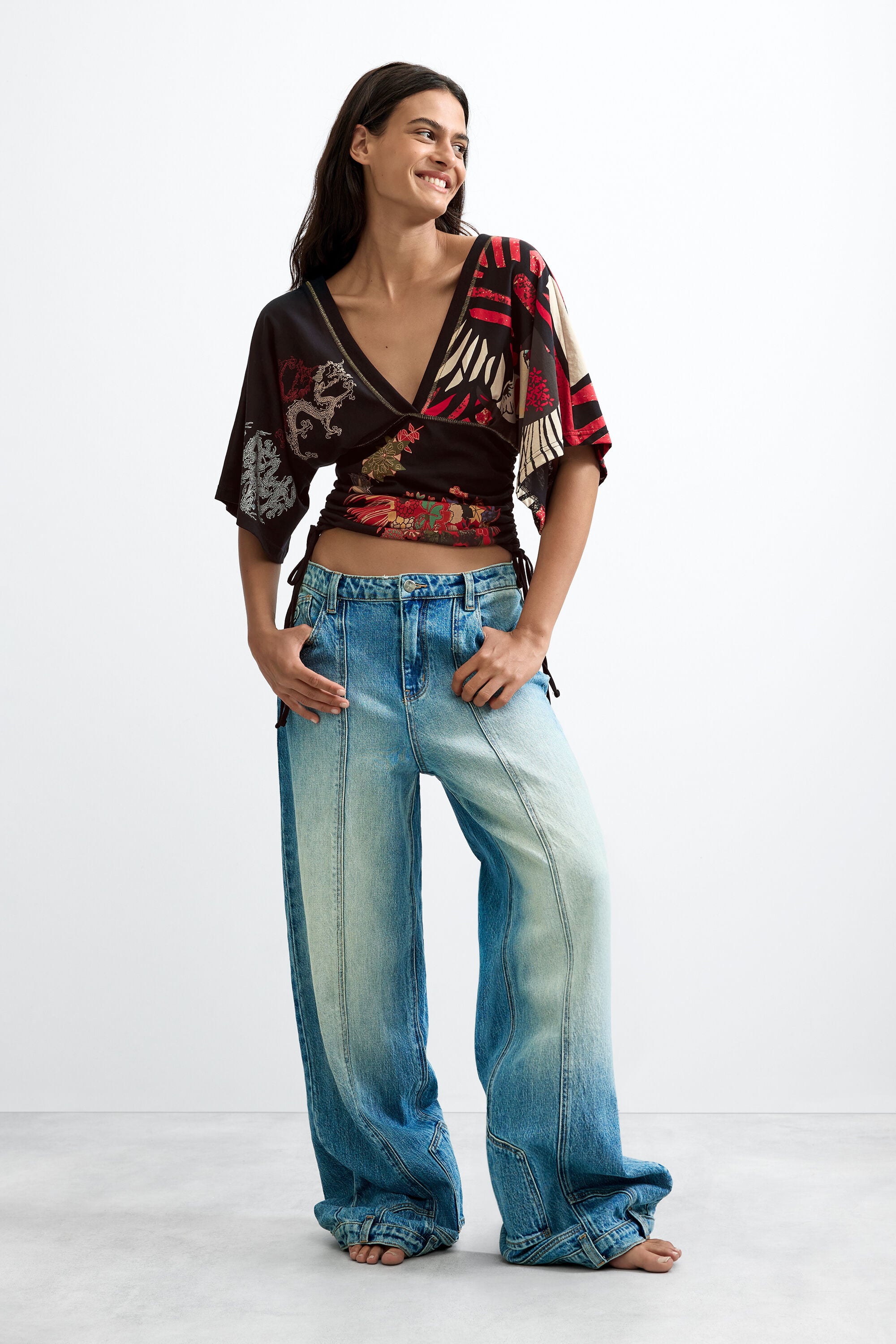 Desigual Vintage T-shirt met V-hals en print
