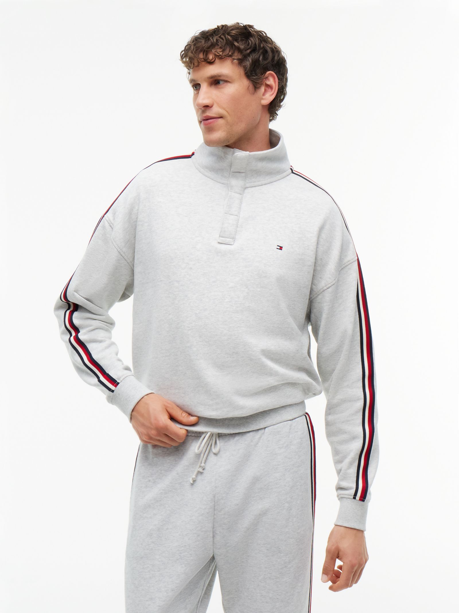 Tommy Hilfiger Loungesweatshirt met signature streep en knoopsluiting in grijs