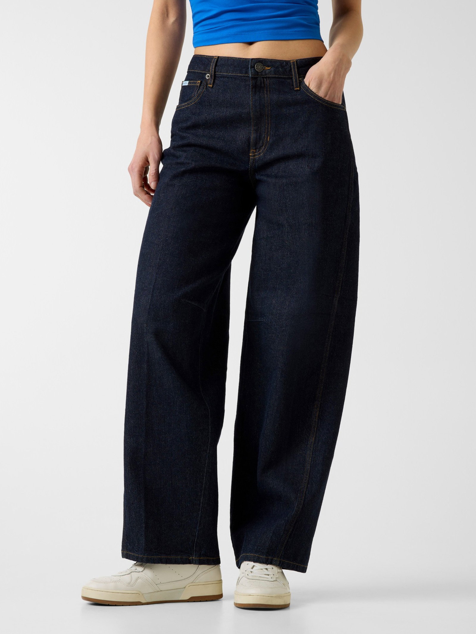 Guess High Rise Barrel Fit Jeans
