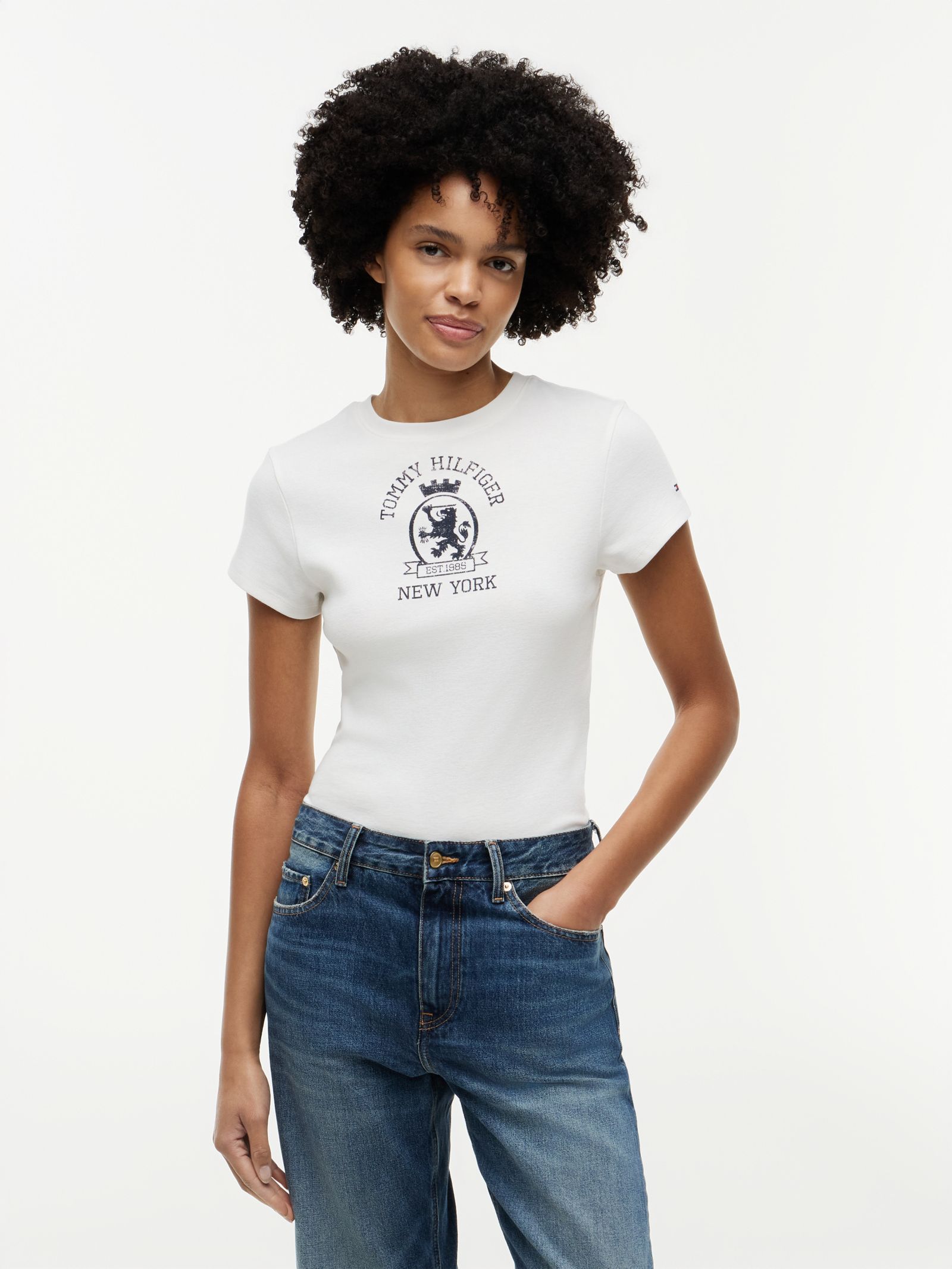 Tommy Hilfiger Slim T-shirt met wassing en embleem in wit