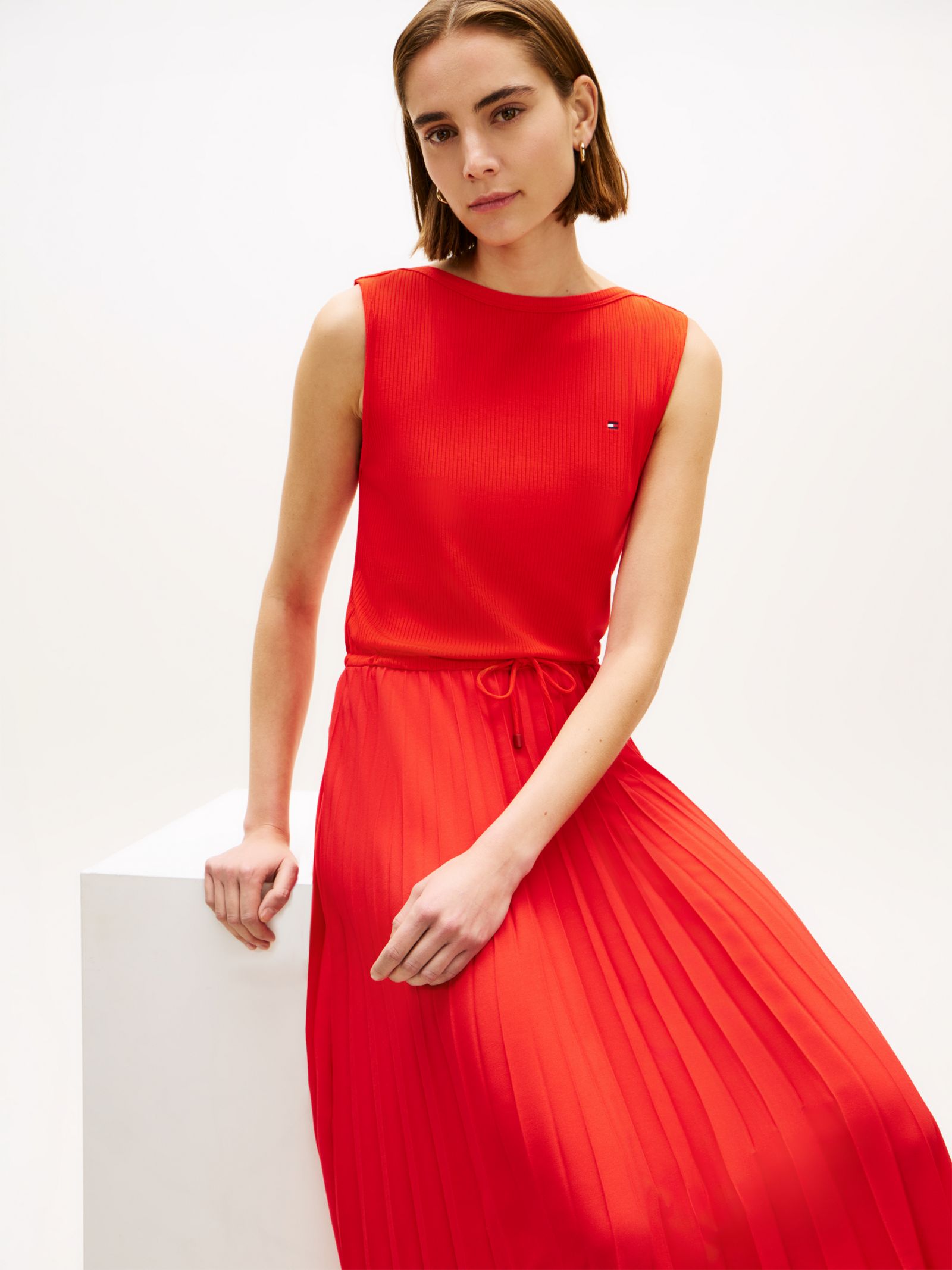Tommy Hilfiger Slim fit mouwloze midi jurk met plooien in rood