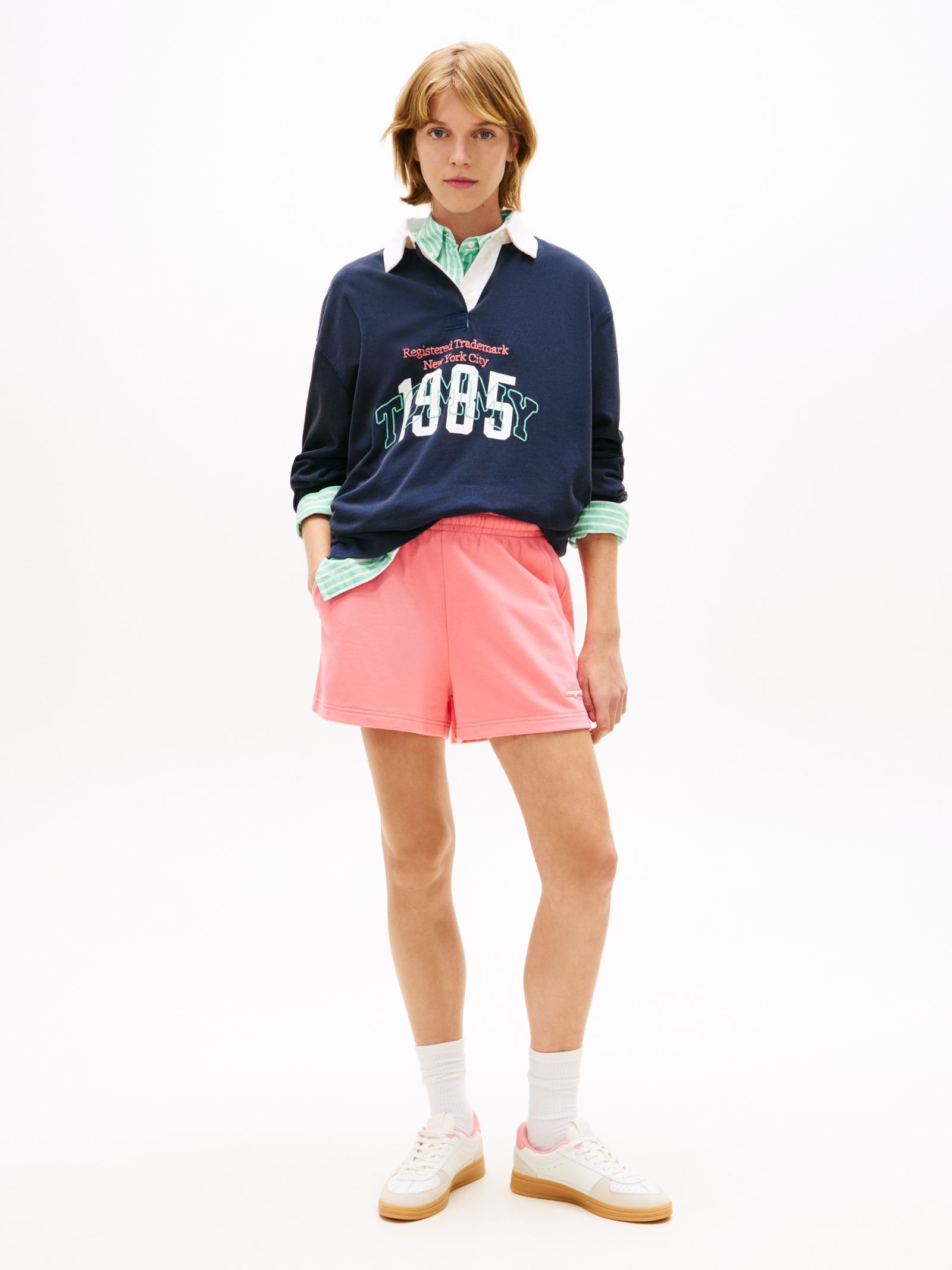 Tommy Jeans Relaxed fit sweatshort met logo in roze