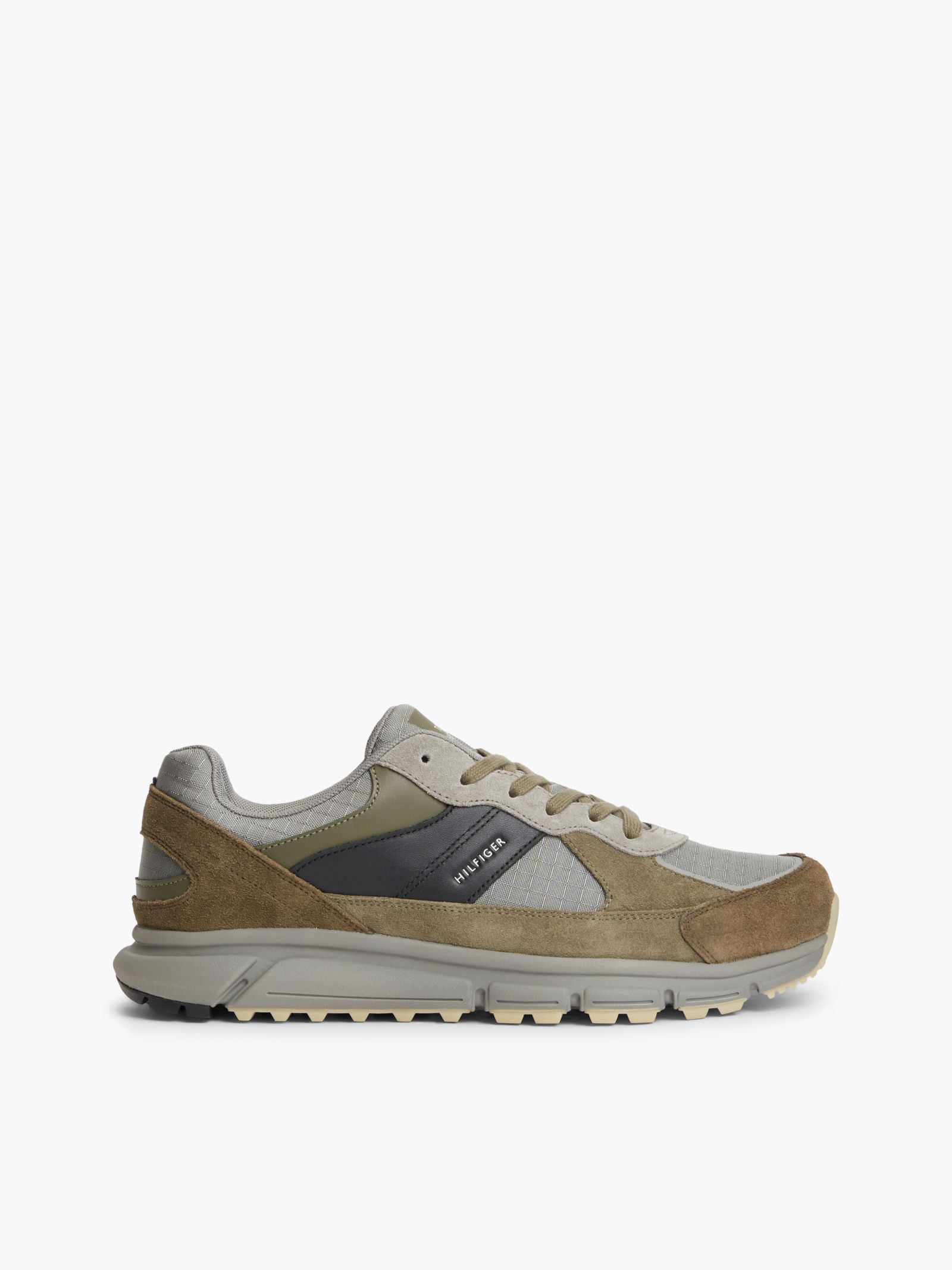 Tommy Hilfiger Suède sneaker met profielzool en gemengde texturen in grijs