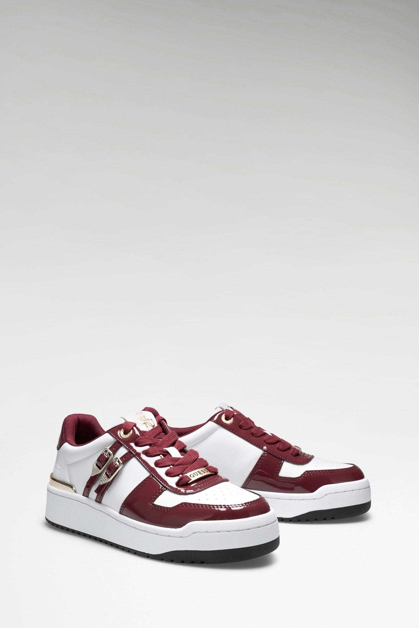 Guess Maggnet Sneakers in multicolor