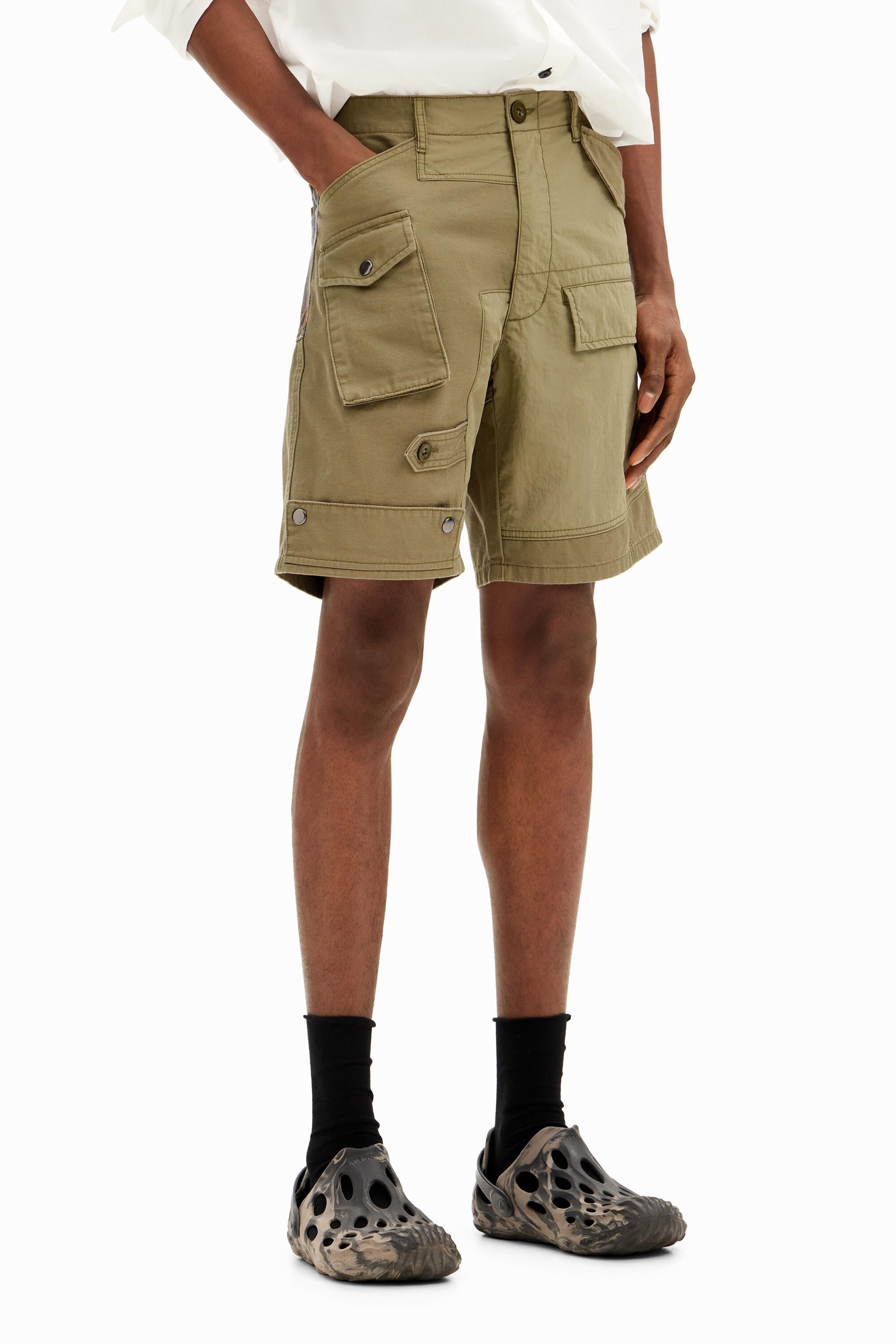 Desigual Korte broek met meerdere zakken.