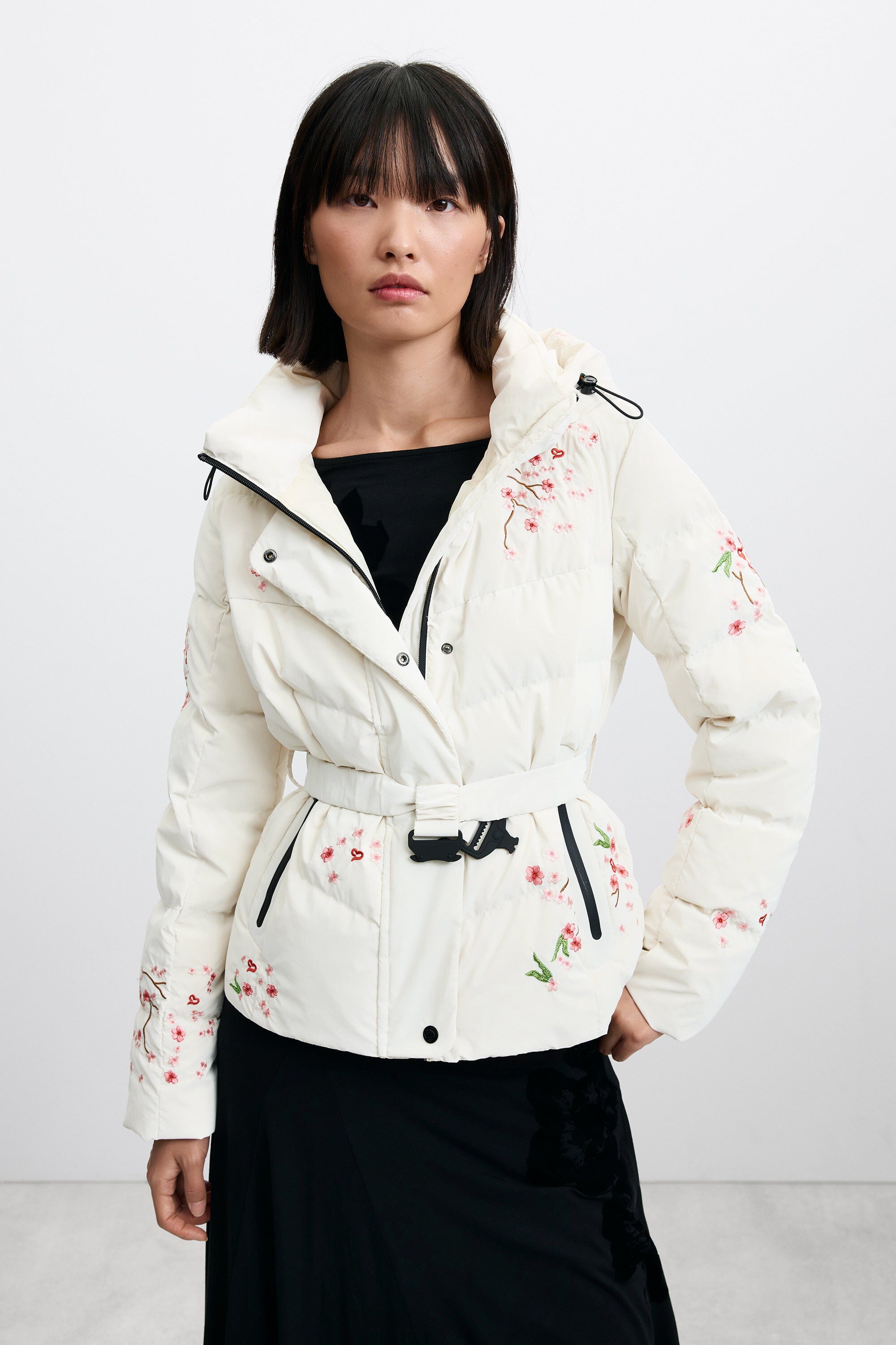 Desigual korte gewatteerde jas met bloemen in wit