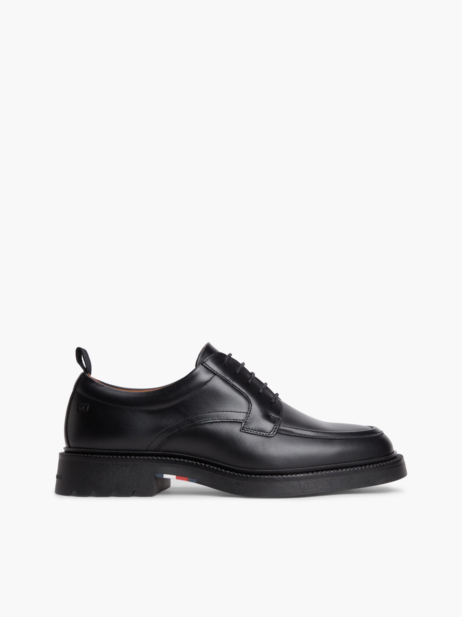Tommy Hilfiger Leren derby schoen met reliëfvlag in zwart