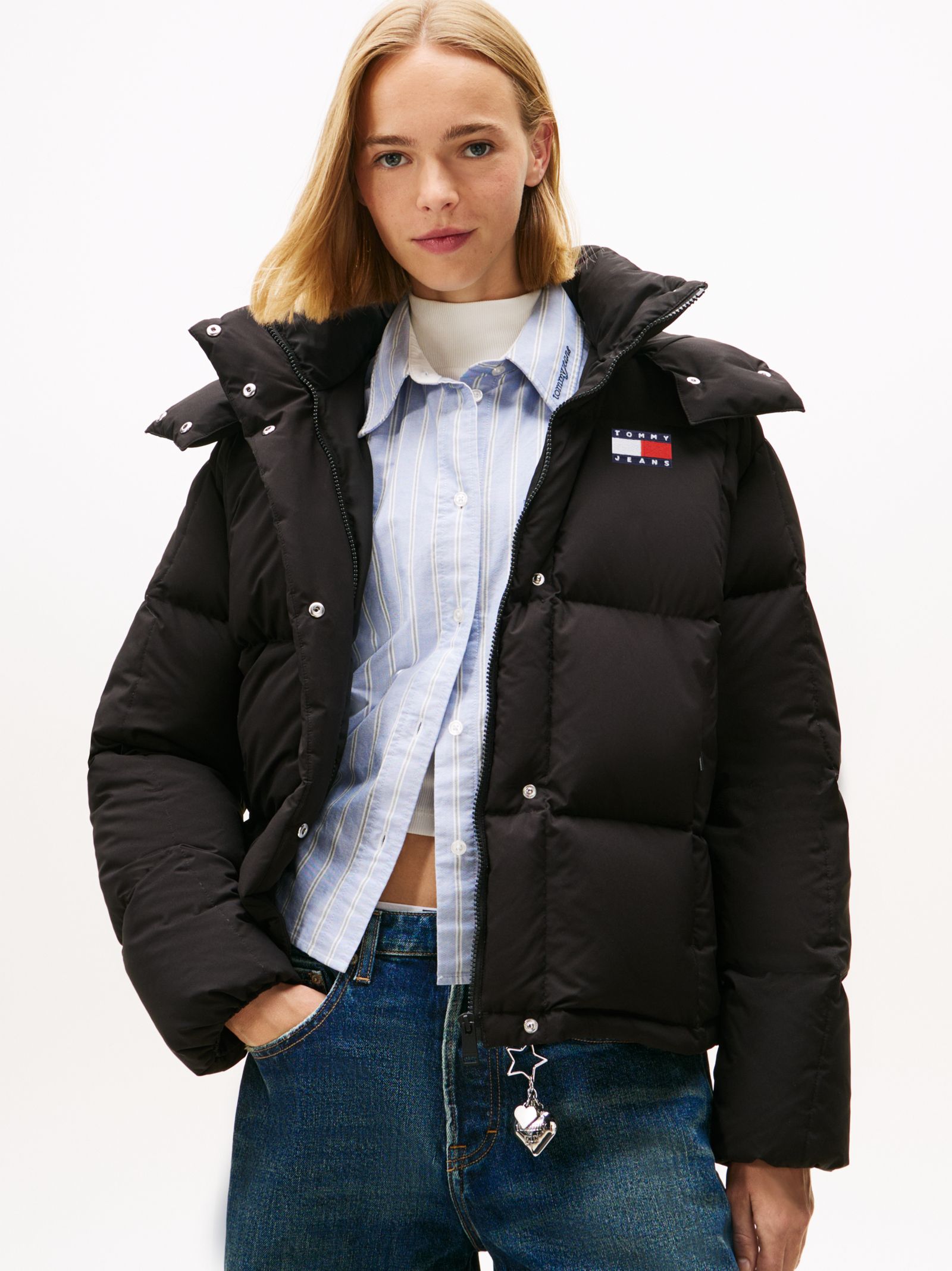 Tommy Jeans Alaska Pufferjack met donsvulling en capuchon in zwart