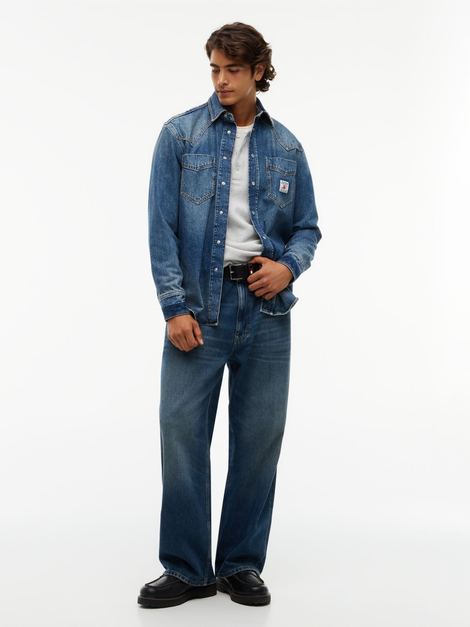 Tommy Jeans Theo loose jeans met fading en whiskers