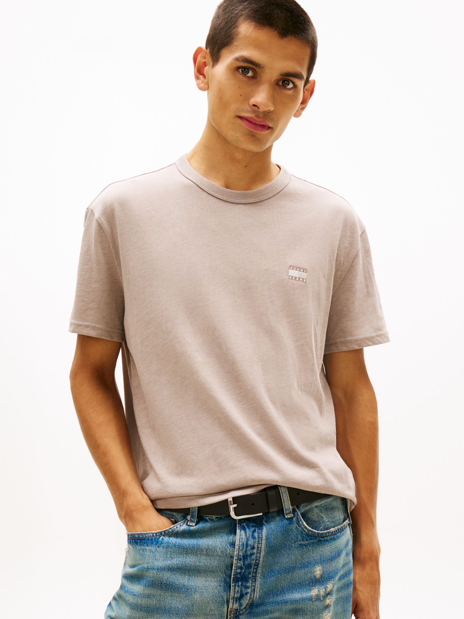 Tommy Jeans jersey t-shirt met ronde hals en Tommy badge in beige