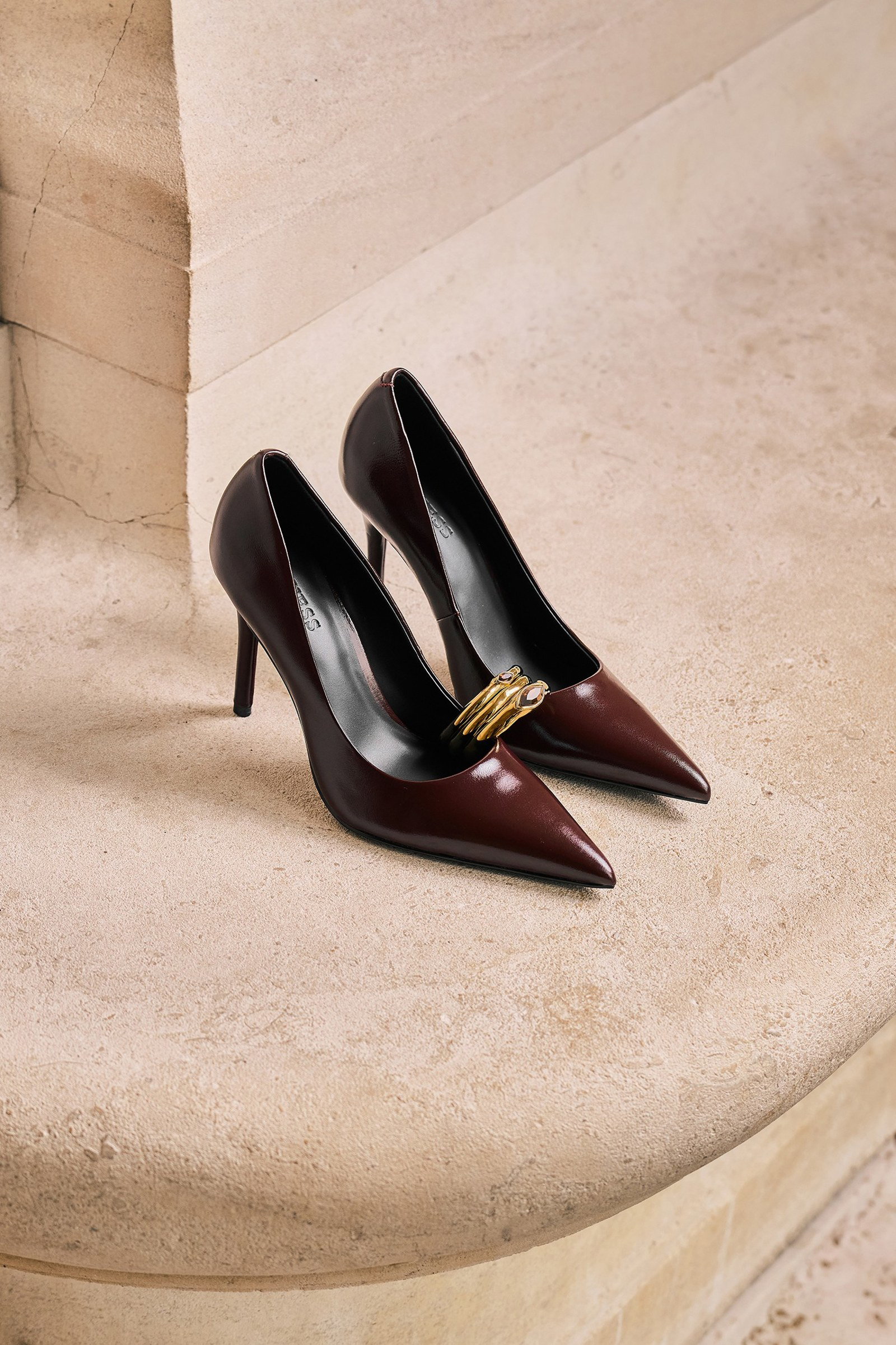 Guess Leonie Pumps Van Echt Leer in rood