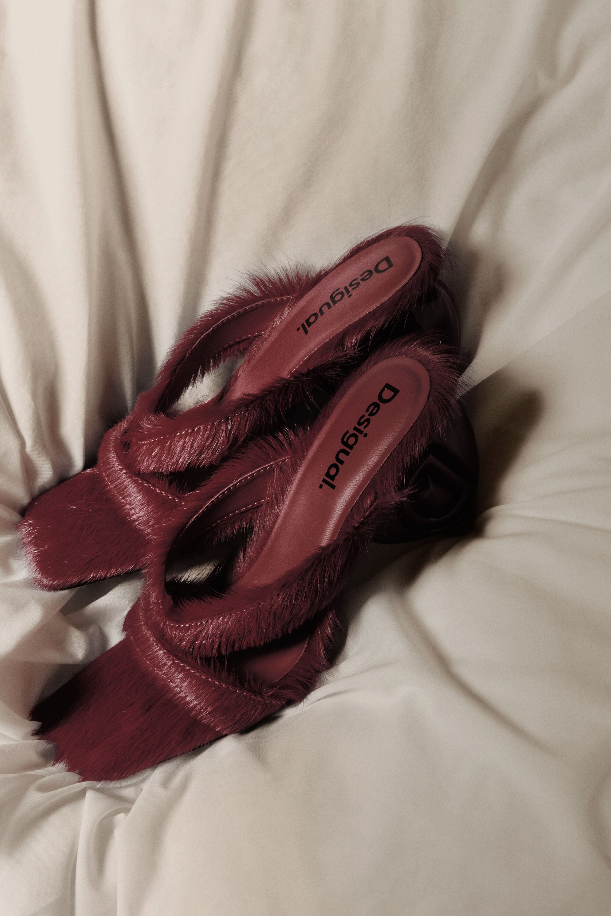 Desigual Sandalen met hartvormige pels studio in rood