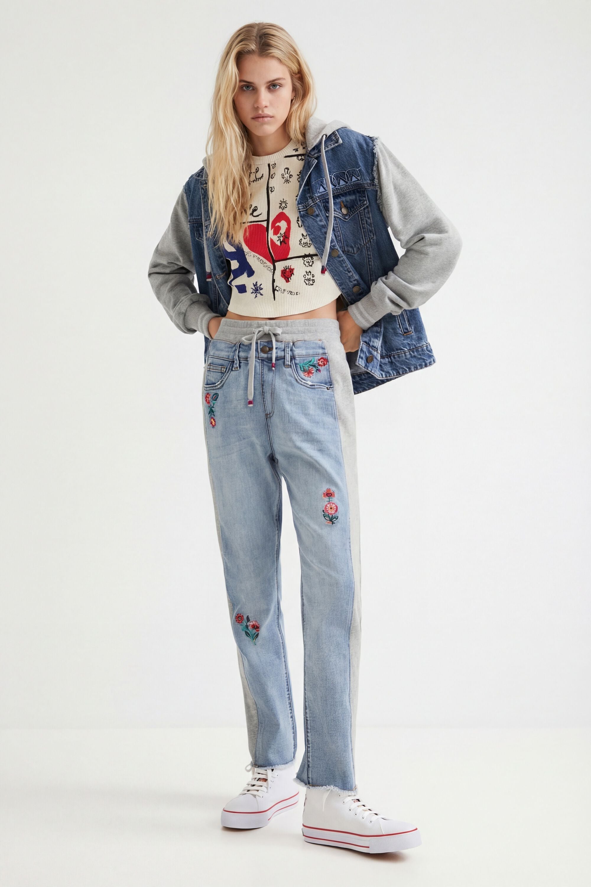 Desigual Denim joggingbroek met bloemen in blauw