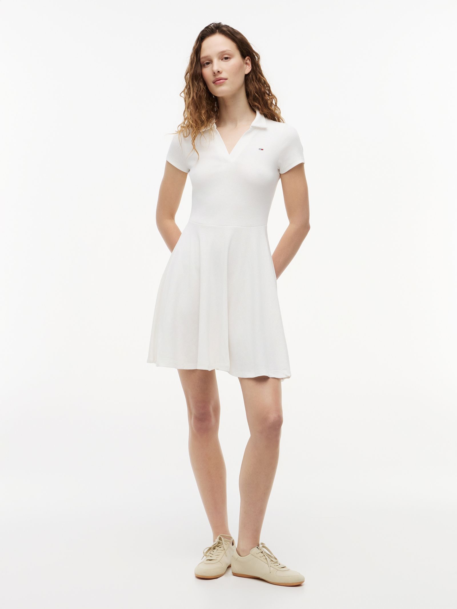 Tommy Jeans Geribde Fit And Flare Mini Polojurk in wit