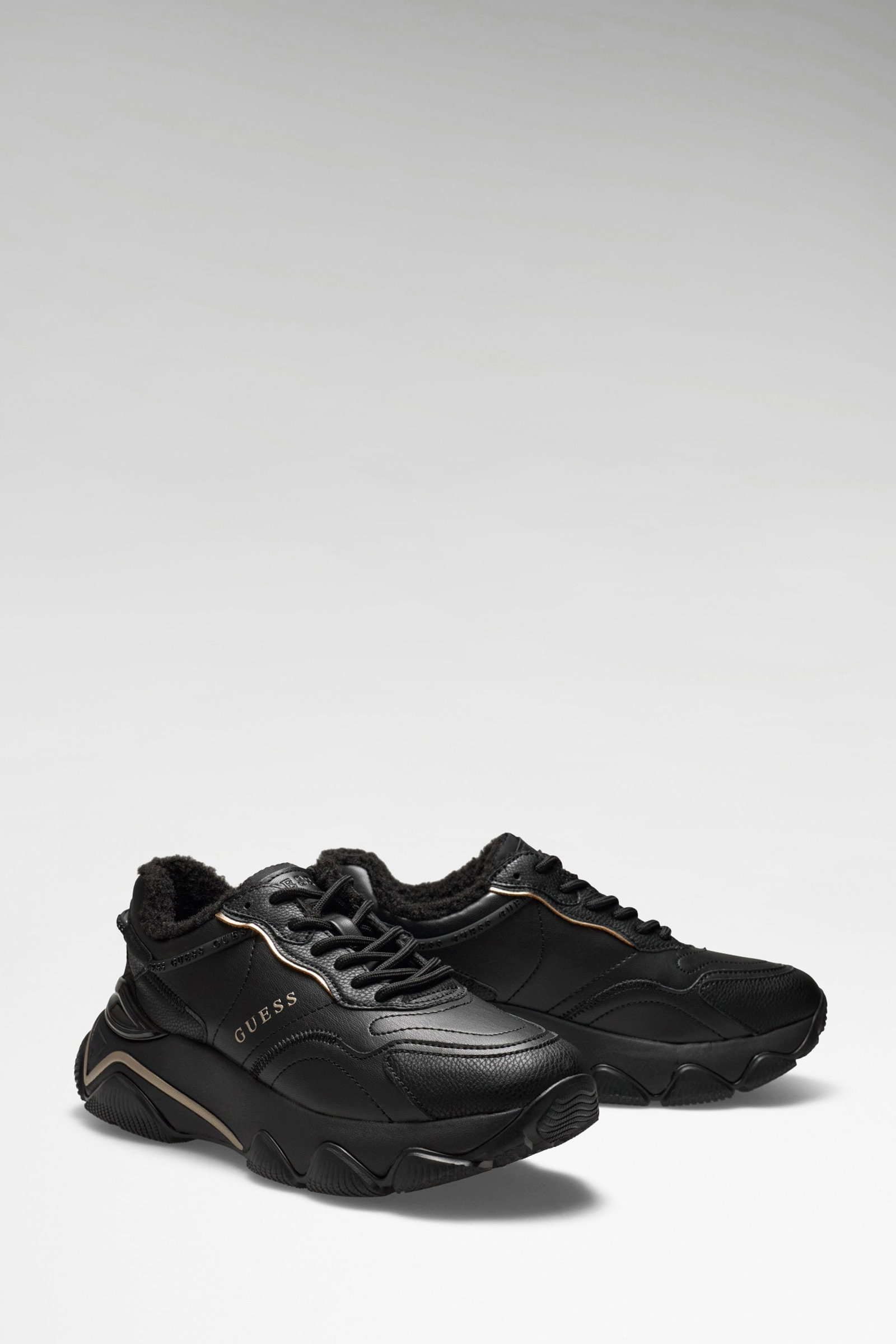 Guess Micola Sneakers in zwart