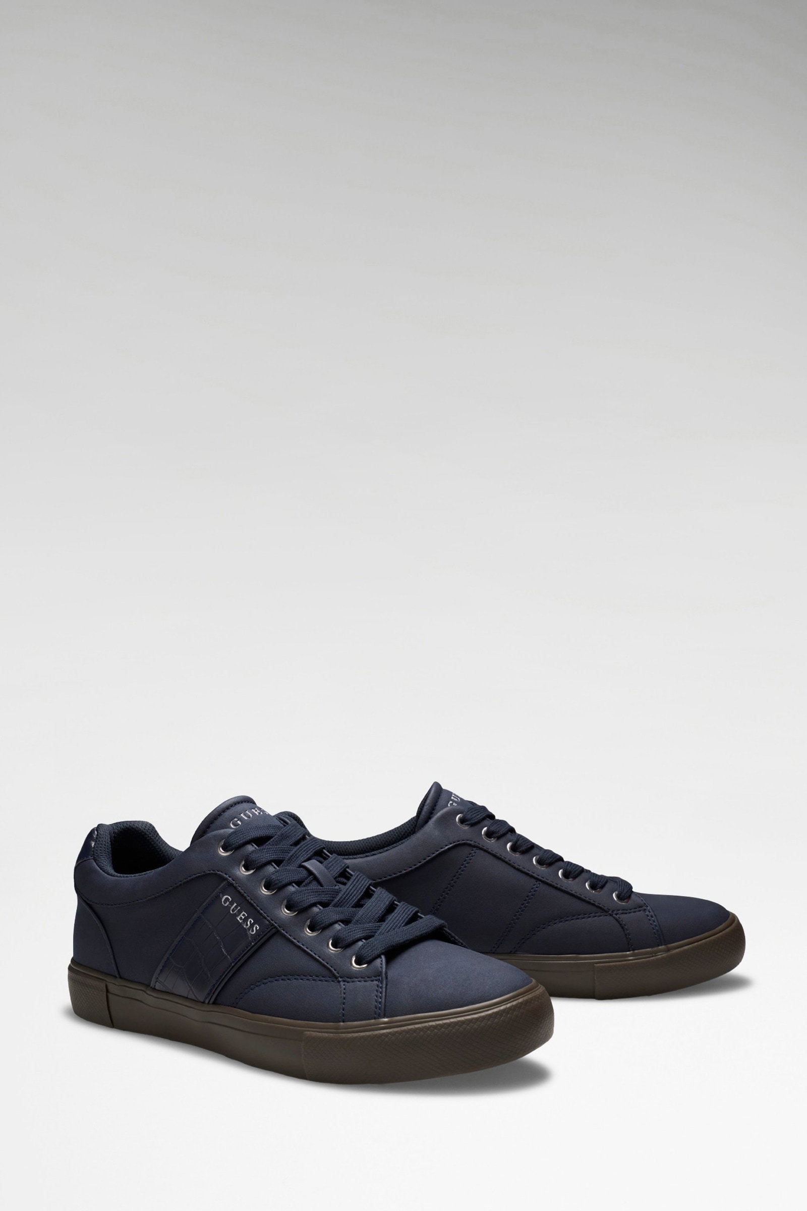 Guess Cribe Sneakers Van Imitatieleer in blauw