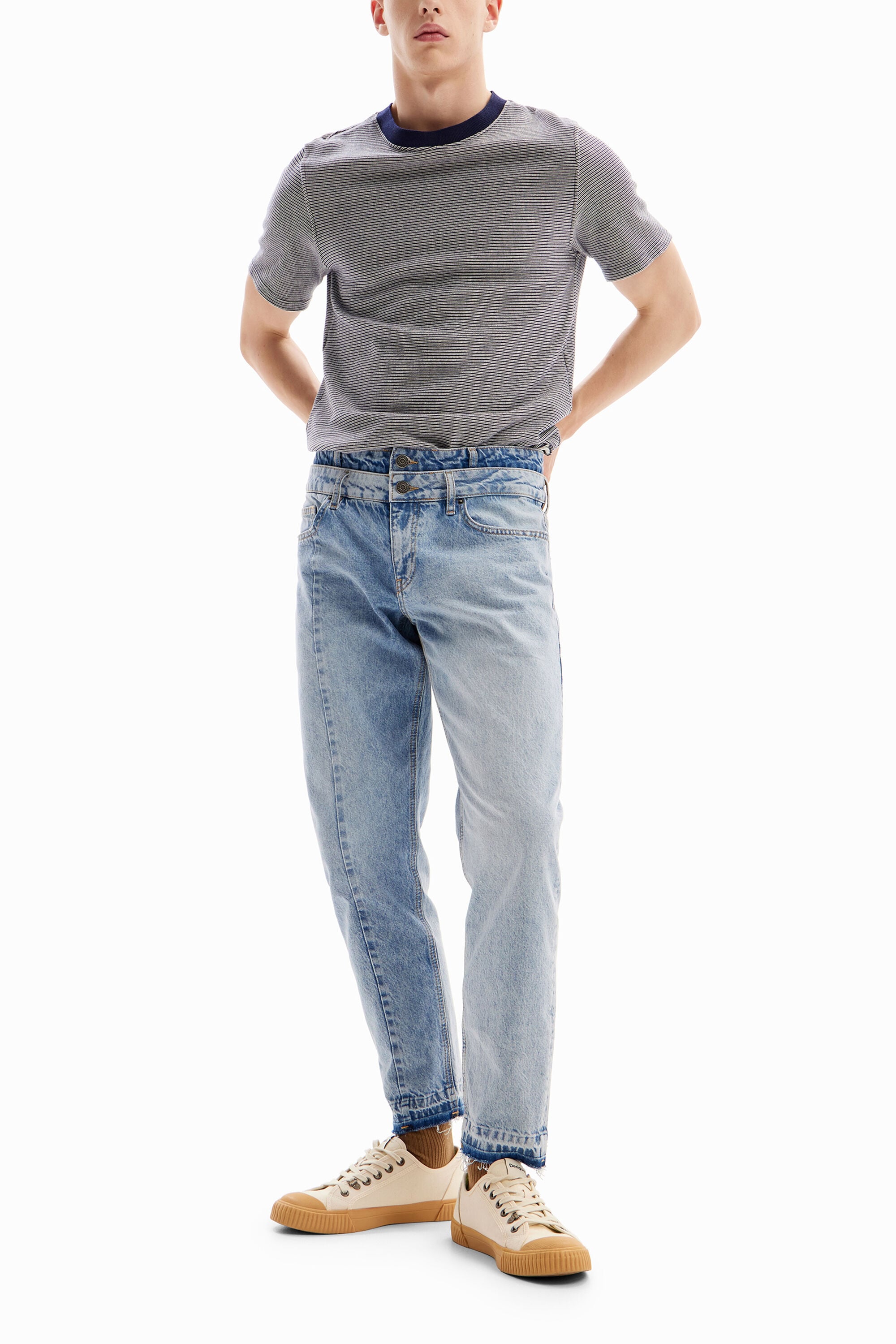 Desigual Gestreept T-shirt met details.