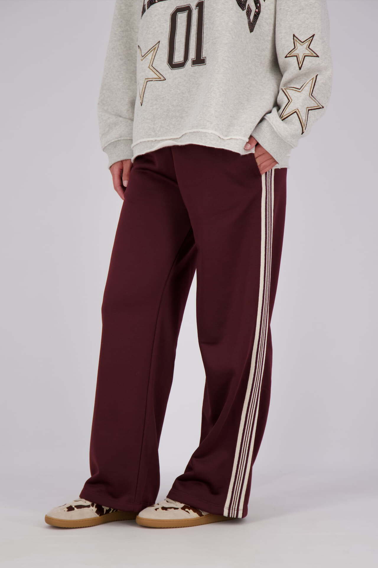 The Shirt Project Broek Bordeaux Rood dames