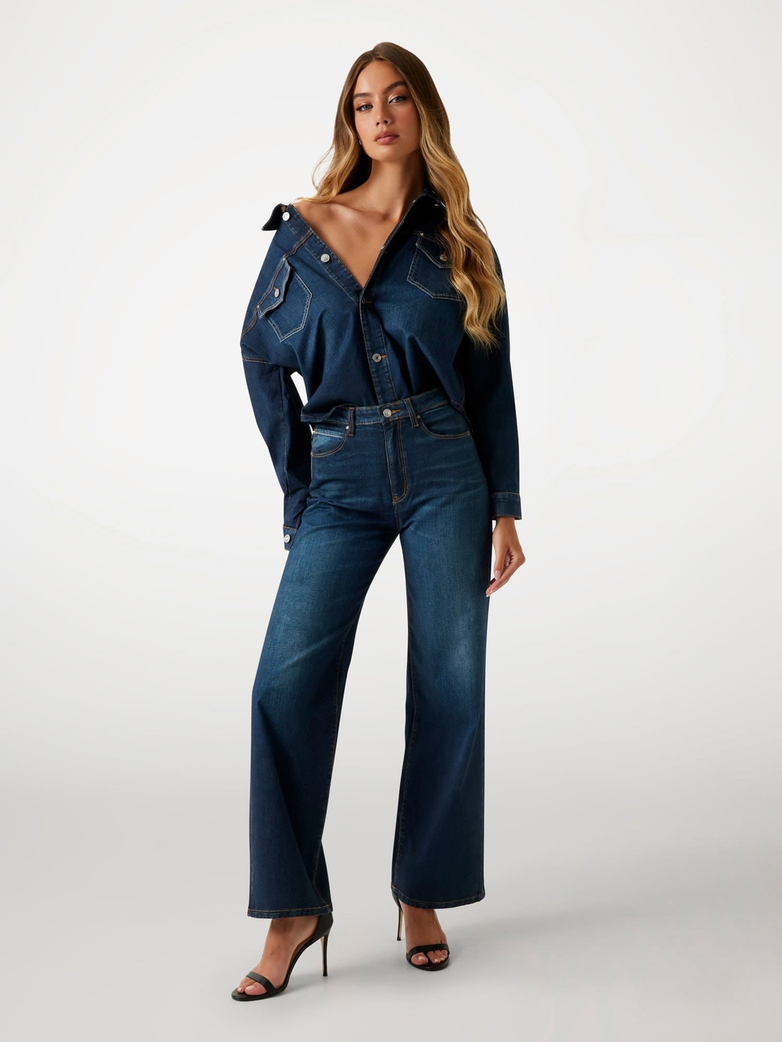 Guess Broek Wijde Pijpen in blauw