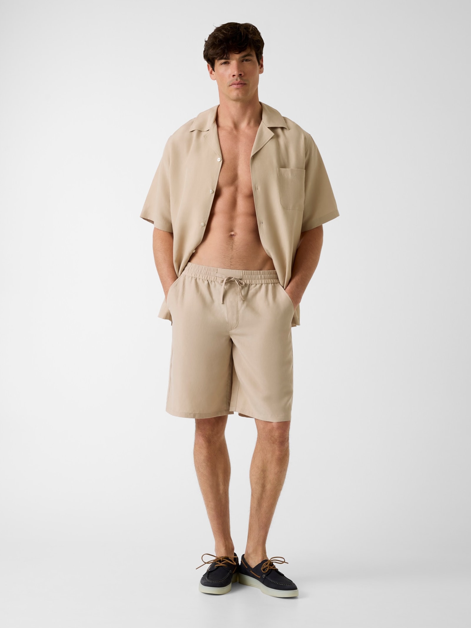 Guess Linnenmix Shorts in beige