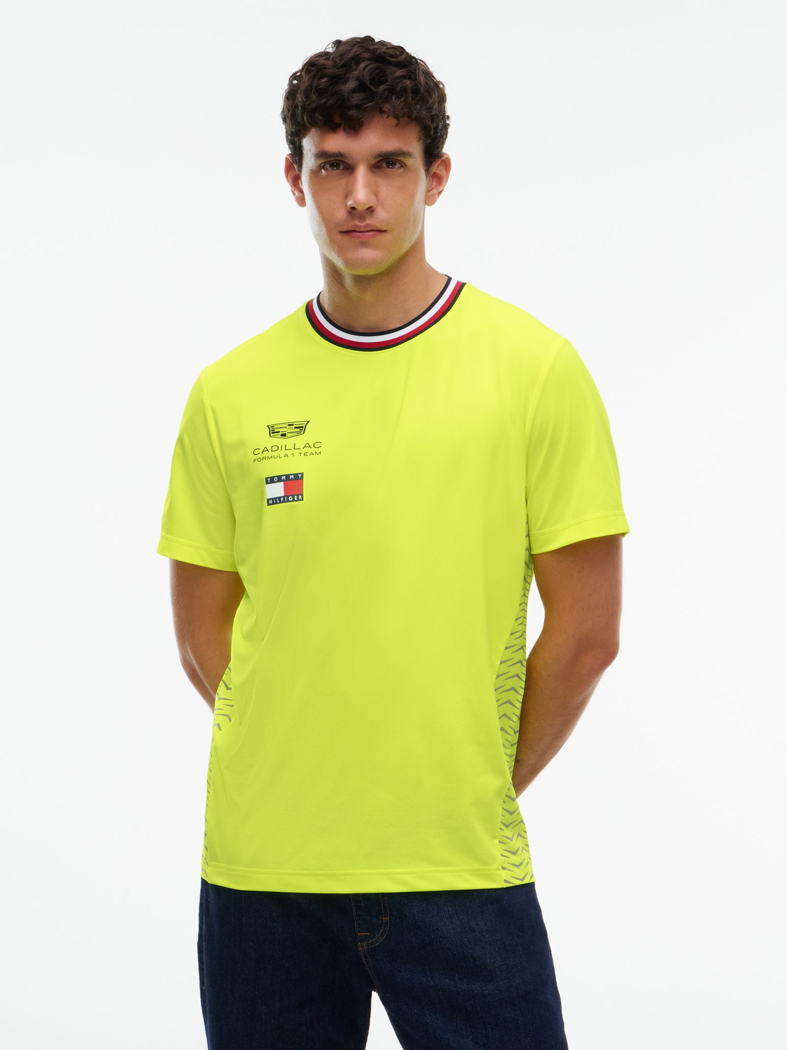 Tommy Hilfiger TH X Cadillac Formula 1® Team T-shirt met chevronstreep