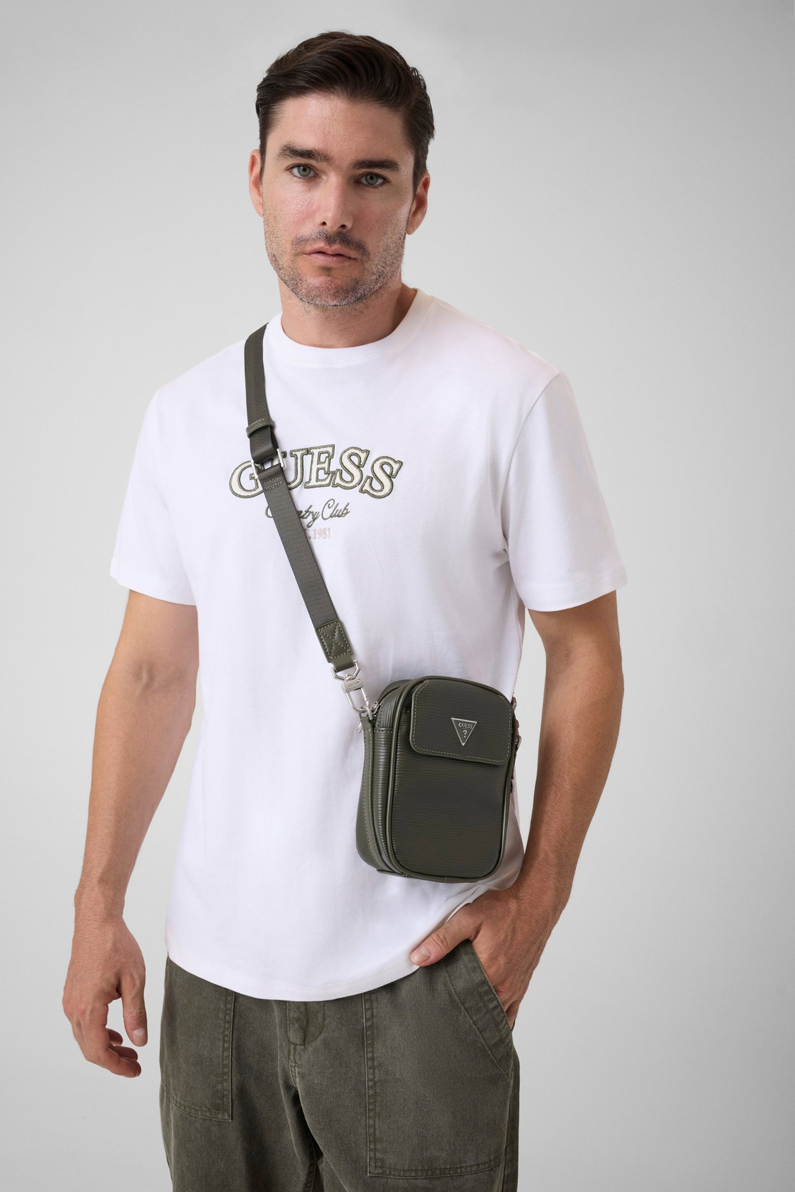Guess Milano Logo Crossbody-Tas in zwart