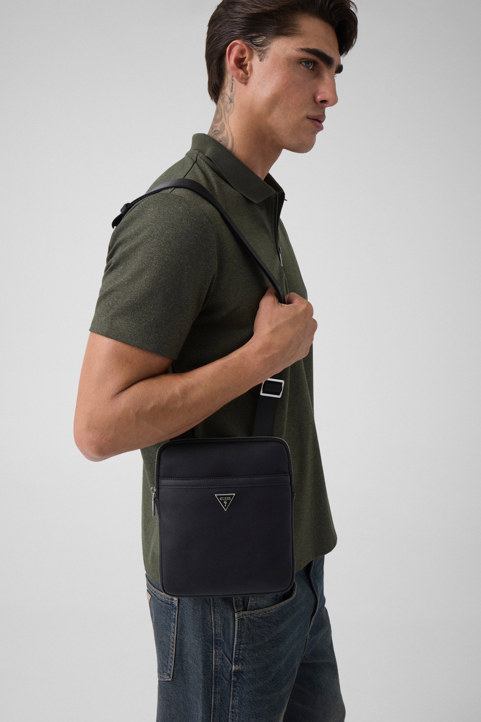 Guess Milano Crossbody Tas in zwart