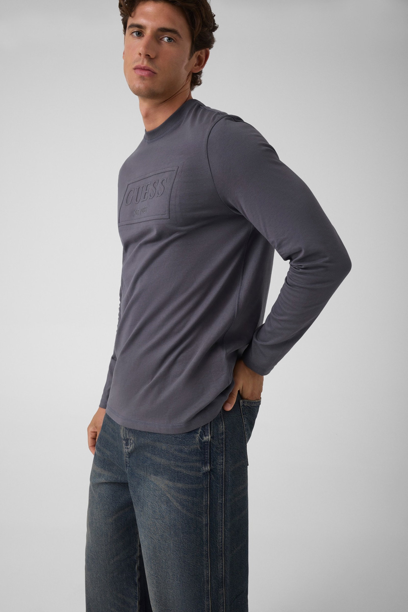 Guess T-Shirt Met Logo In Reliëf in grijs