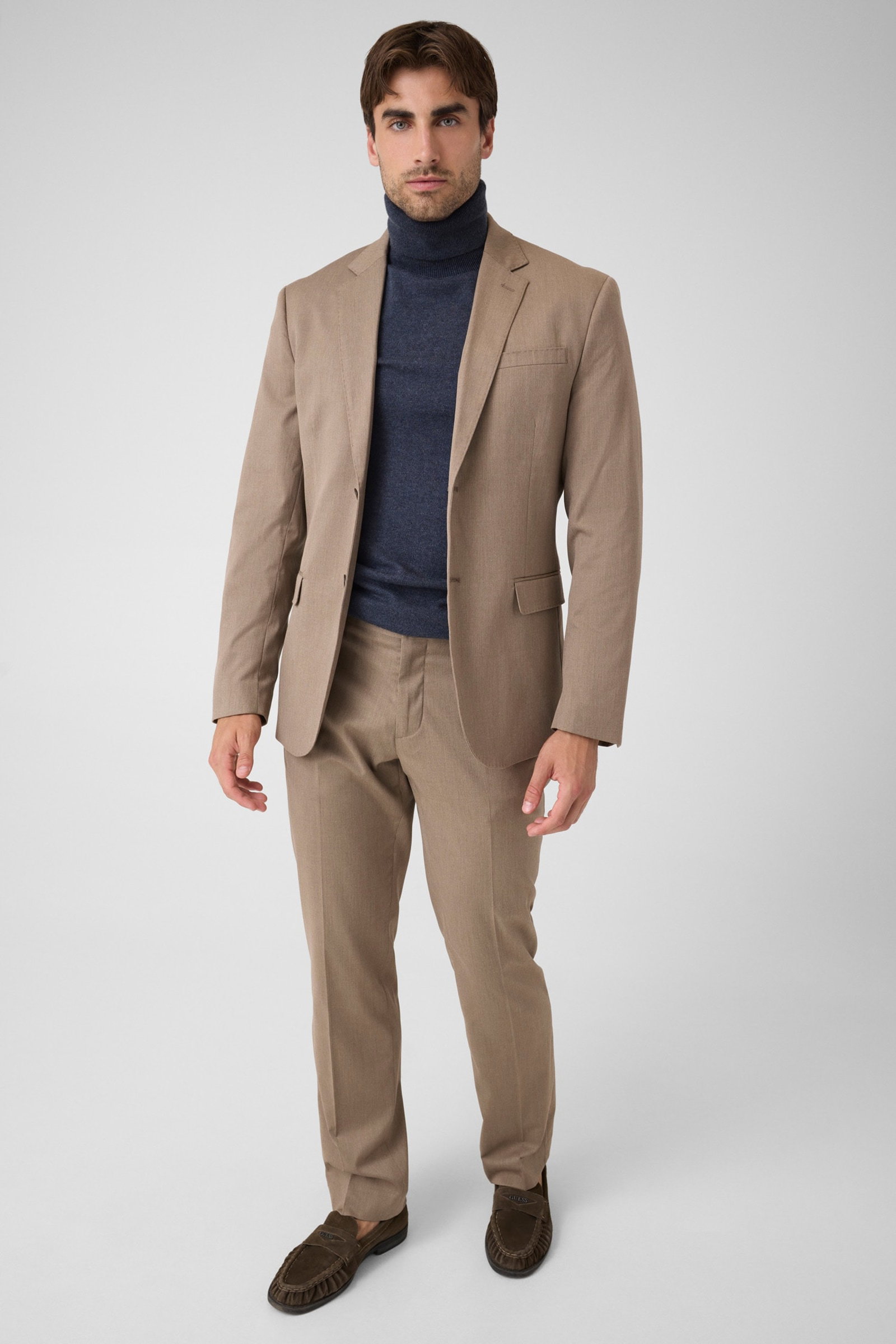 Guess Myron Nette Broek in bruin