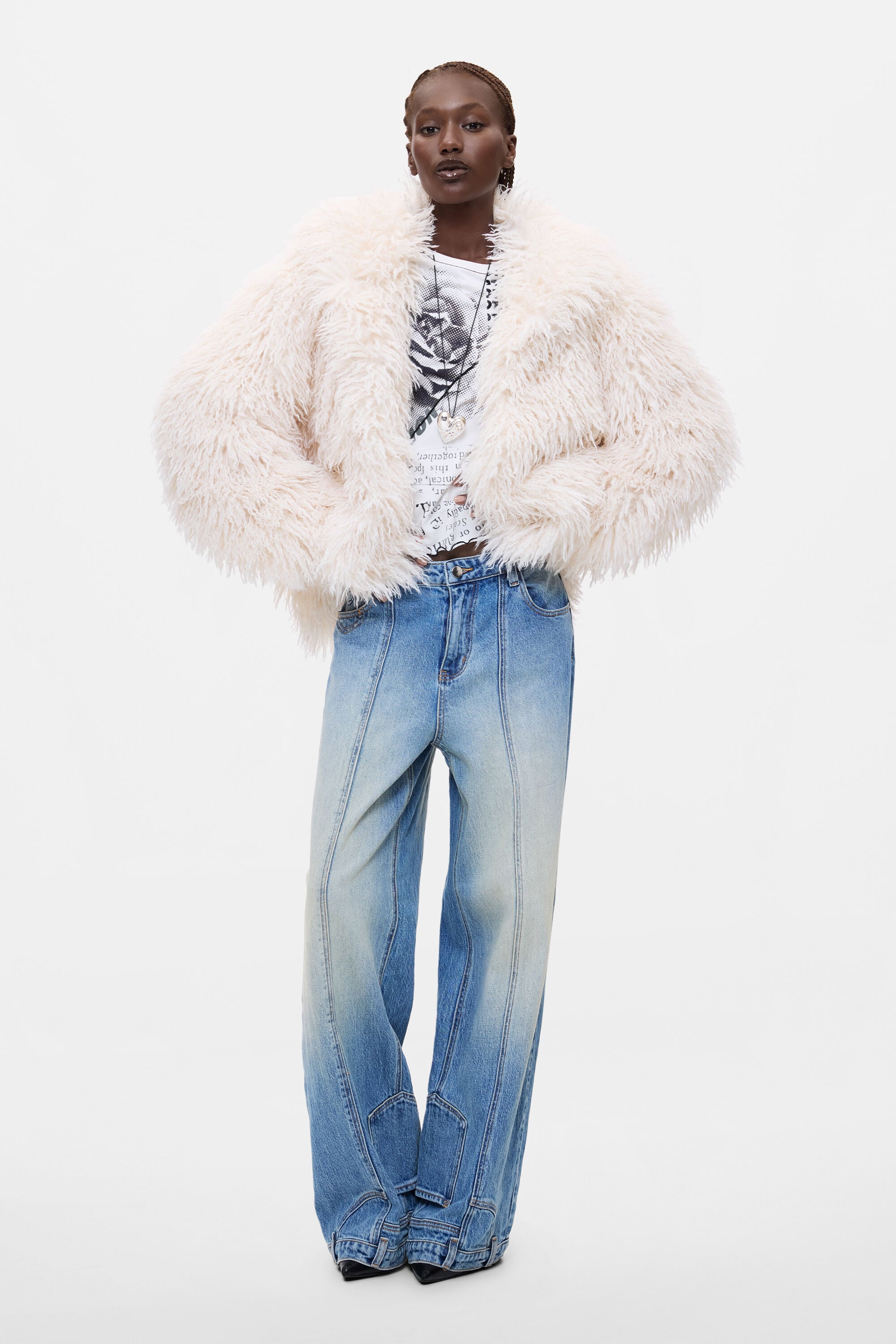Desigual Jas van imitatiebont in wit