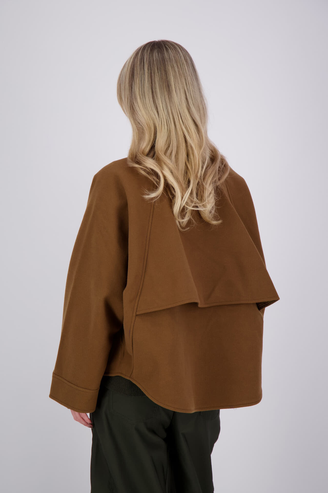 With Black Jas Jackie Batsleeve Camel dames