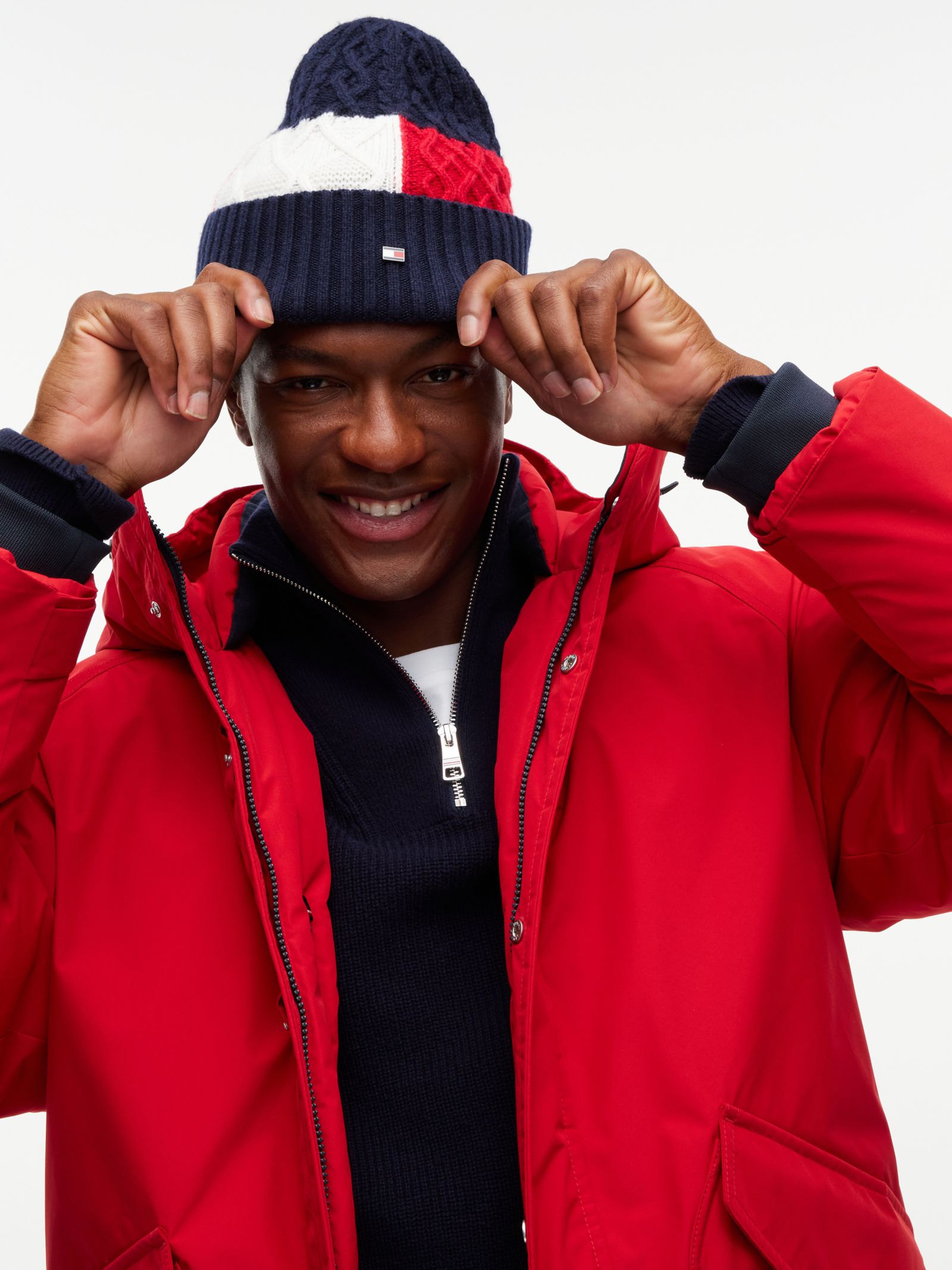Tommy Hilfiger Kabelgebreide muts van wolmix met vlag