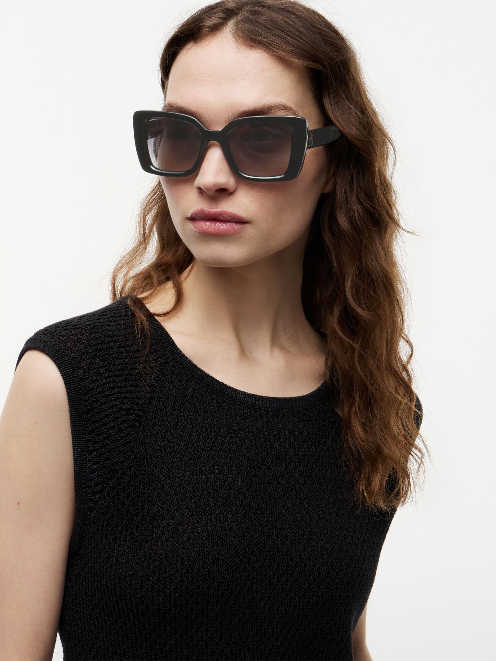 Tommy Hilfiger Gepolariseerde cat eye zonnebril met TH monogram in zwart