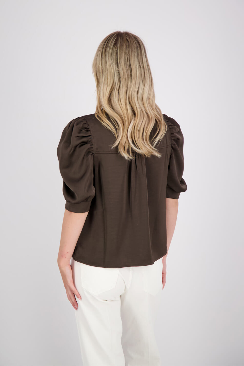 Neo Noir Blouse Roella Bruin dames in bruin