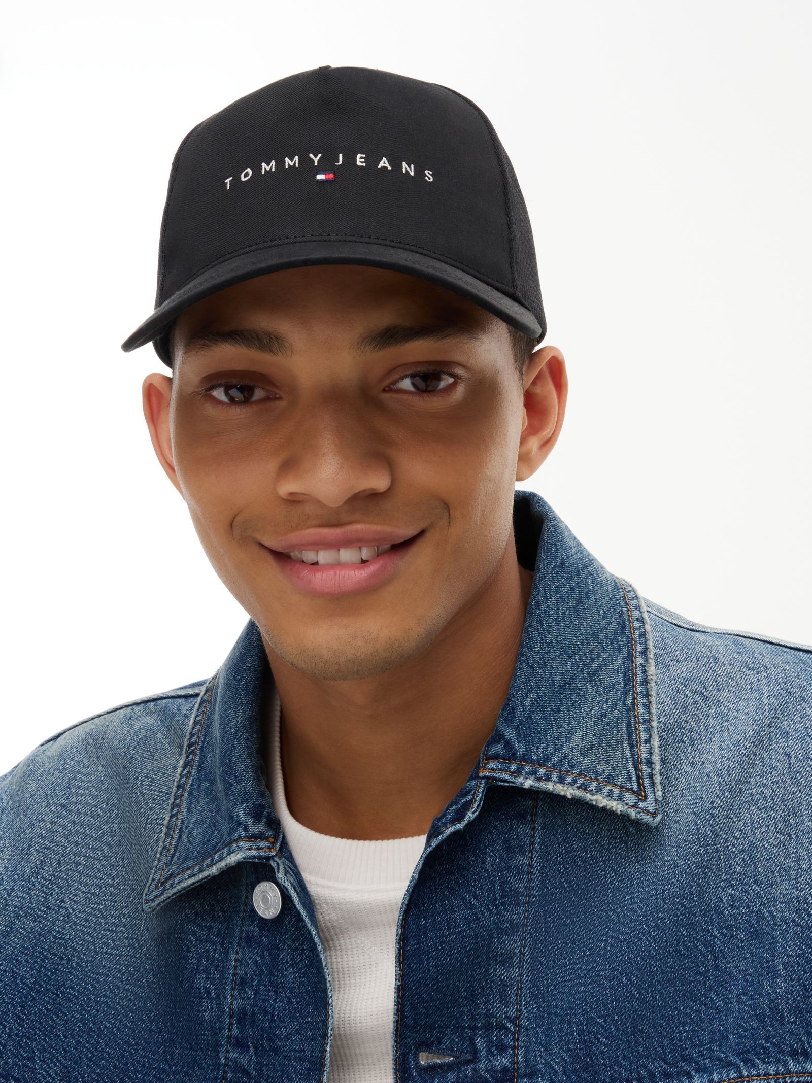 Tommy Jeans Lichtgewicht twill truckerpet met lineair logo