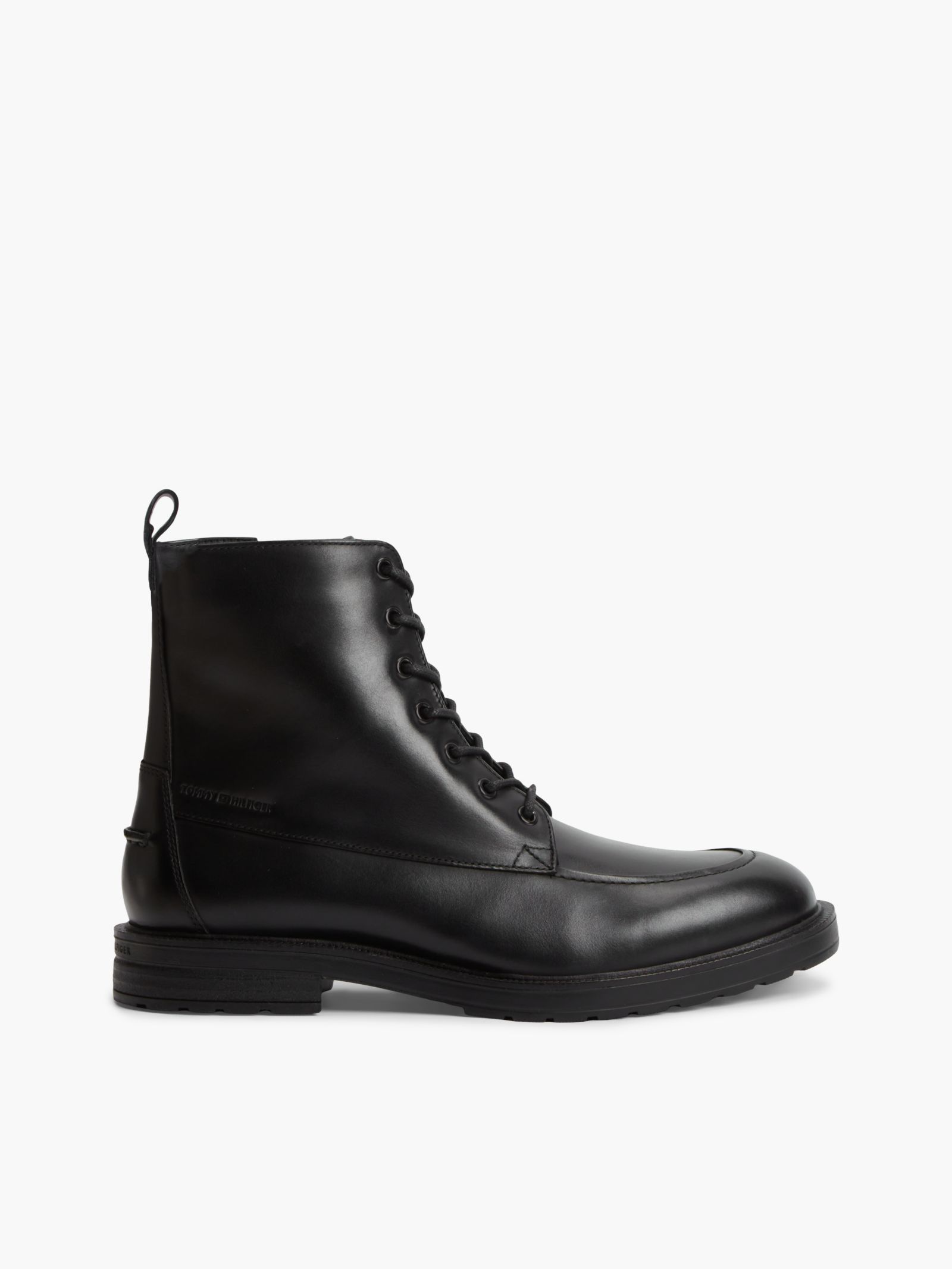 Tommy Hilfiger leren enkellaars met veters en warme voering in zwart