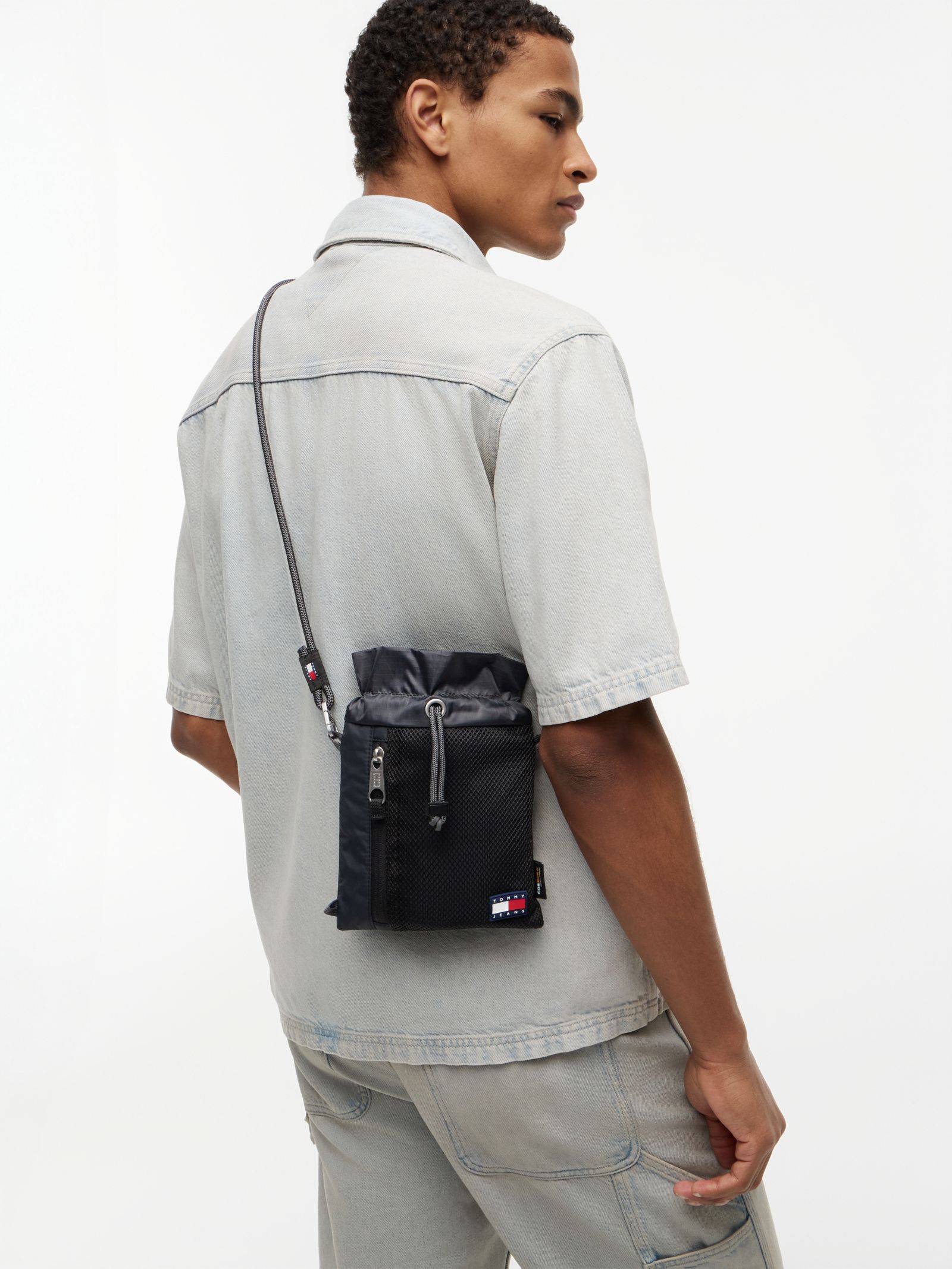 Tommy Jeans Outdoor sacoche tas met trekkoord in zwart